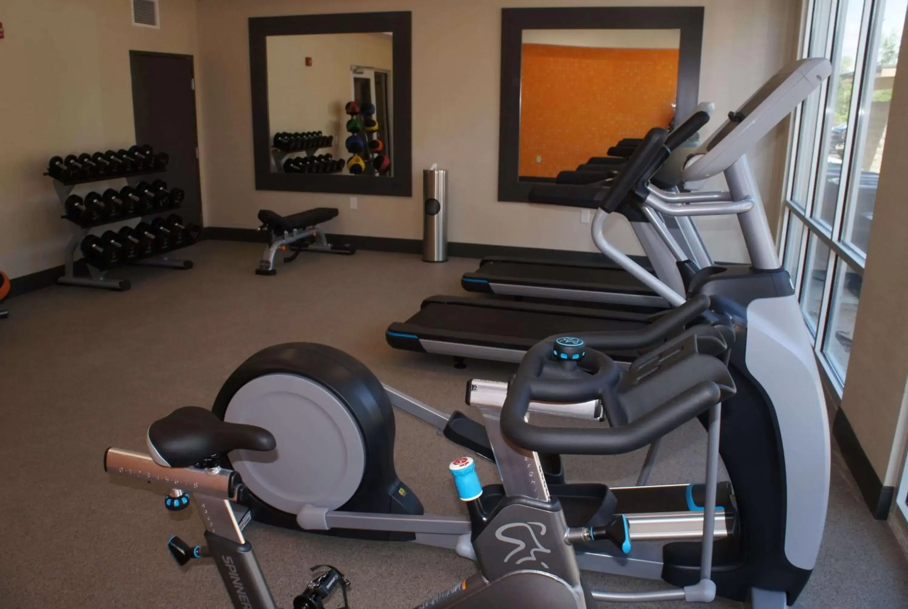 Fitness centre/facilities, Fitness Center/Facilities in La Quinta Inn and Suites by Wyndham Bloomington