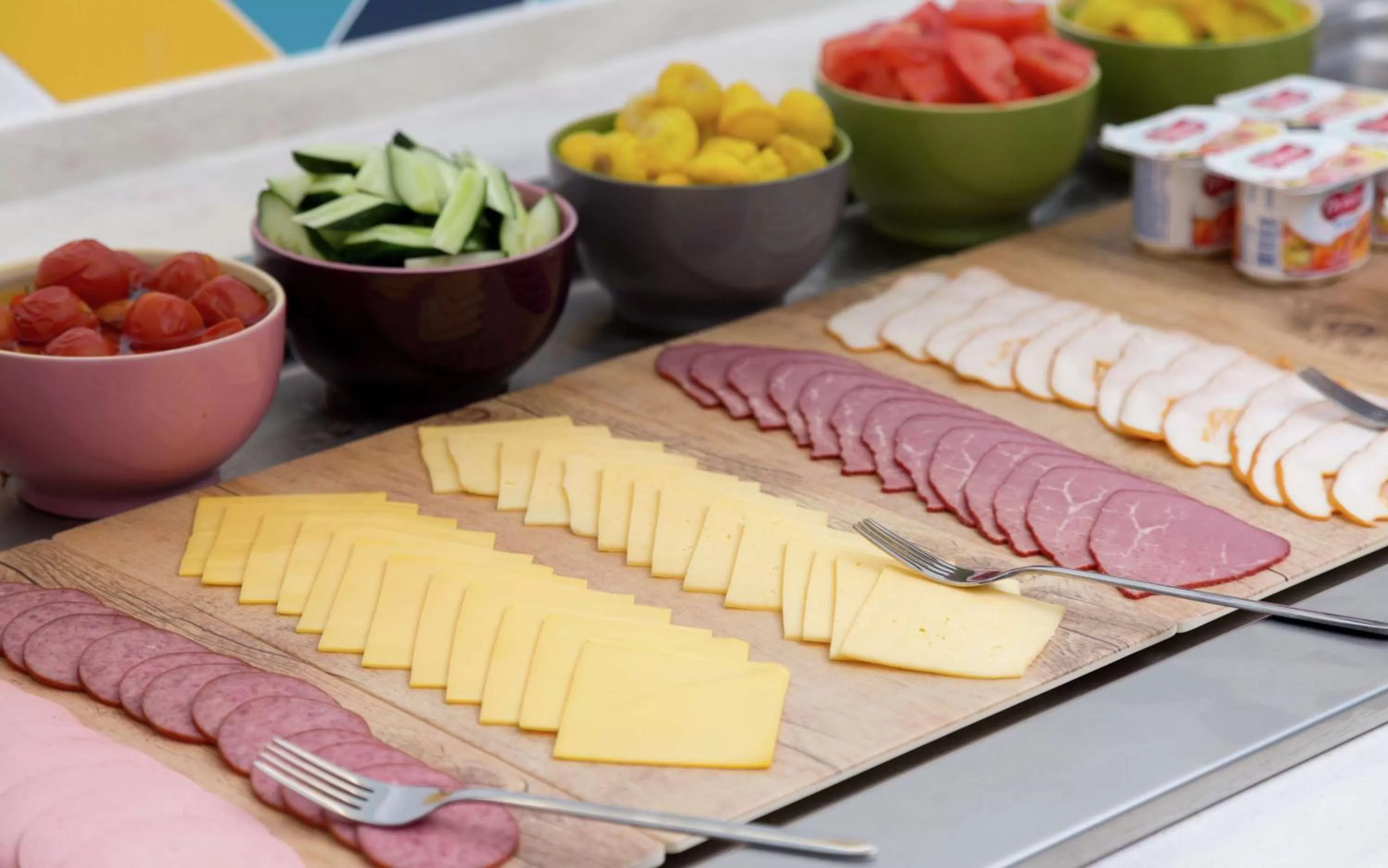 Dining area in Hampton By Hilton Astana Triumphal Arch