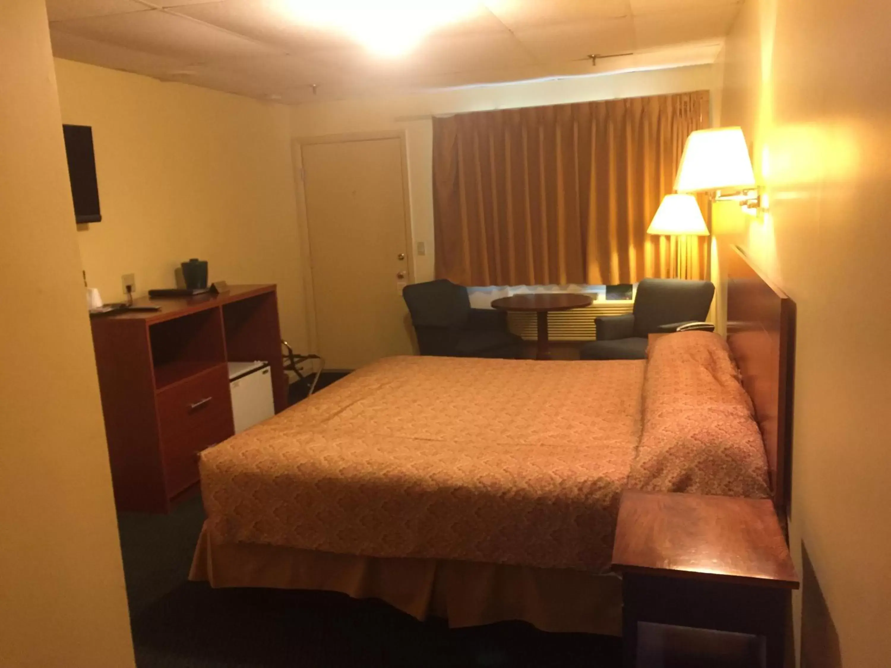 Photo of the whole room, Room Photo in Briarcliff Motel