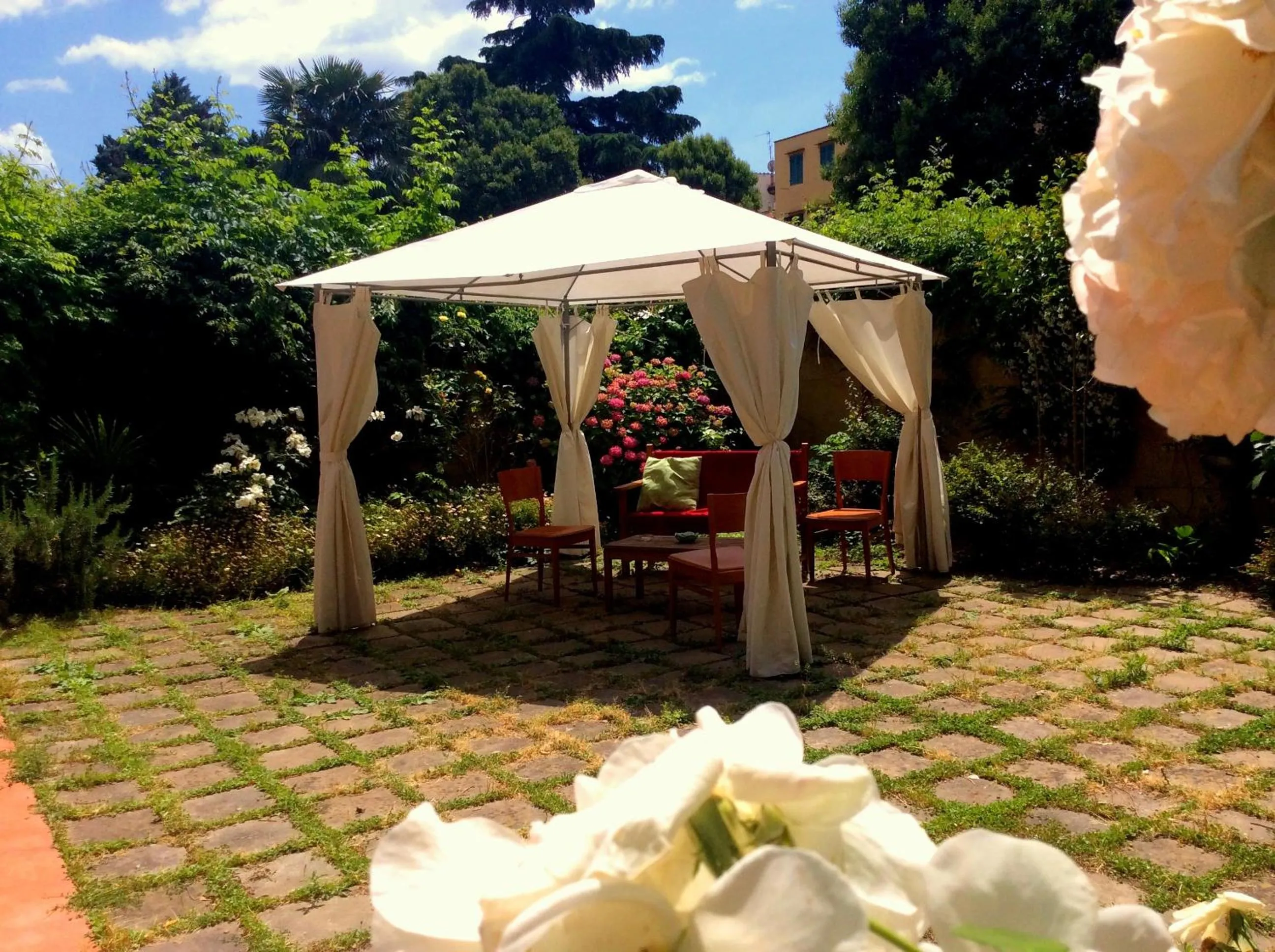 Patio in Hotel Bonifacio