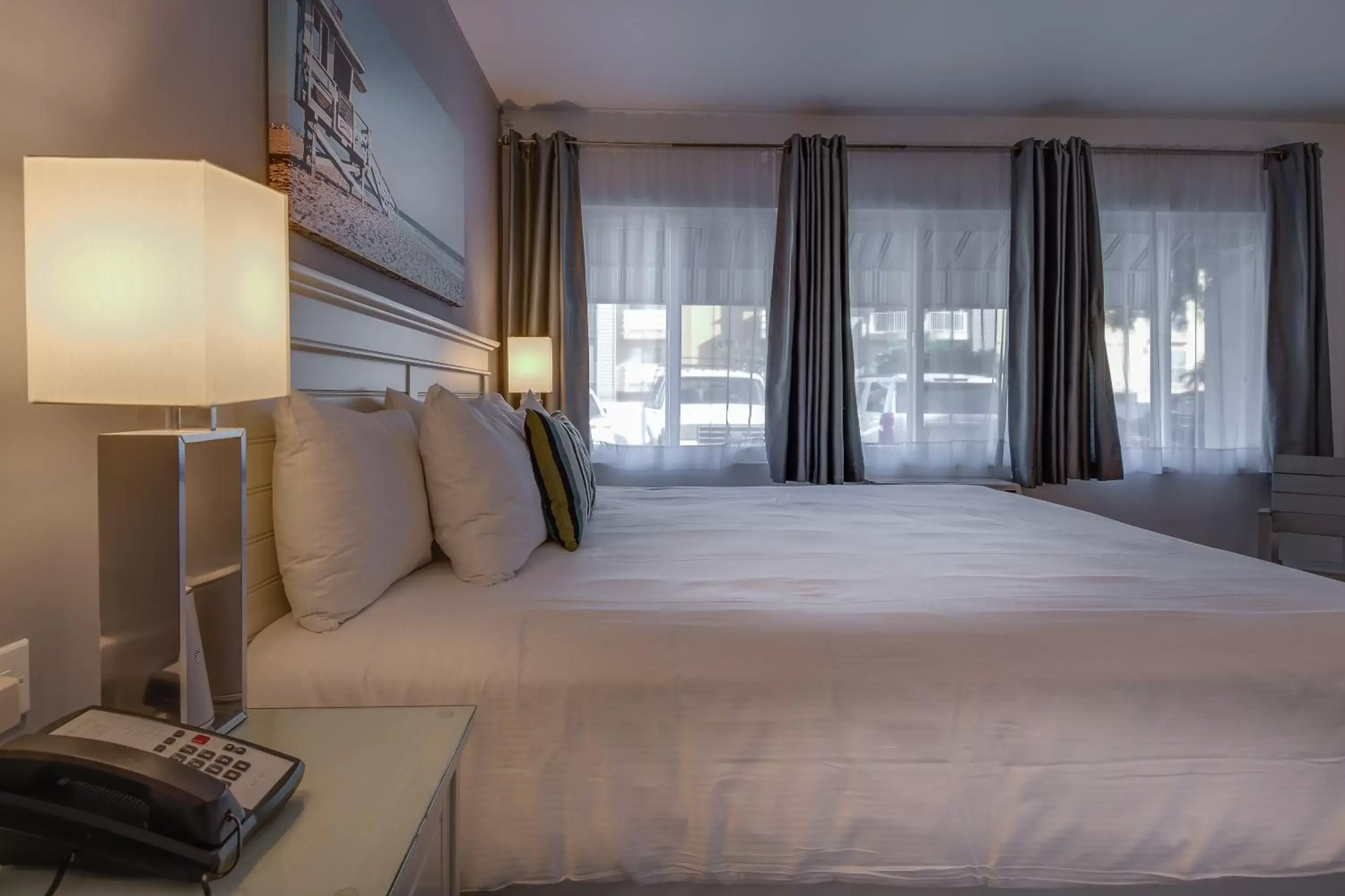 Bedroom, Bed in Bayside Hotel