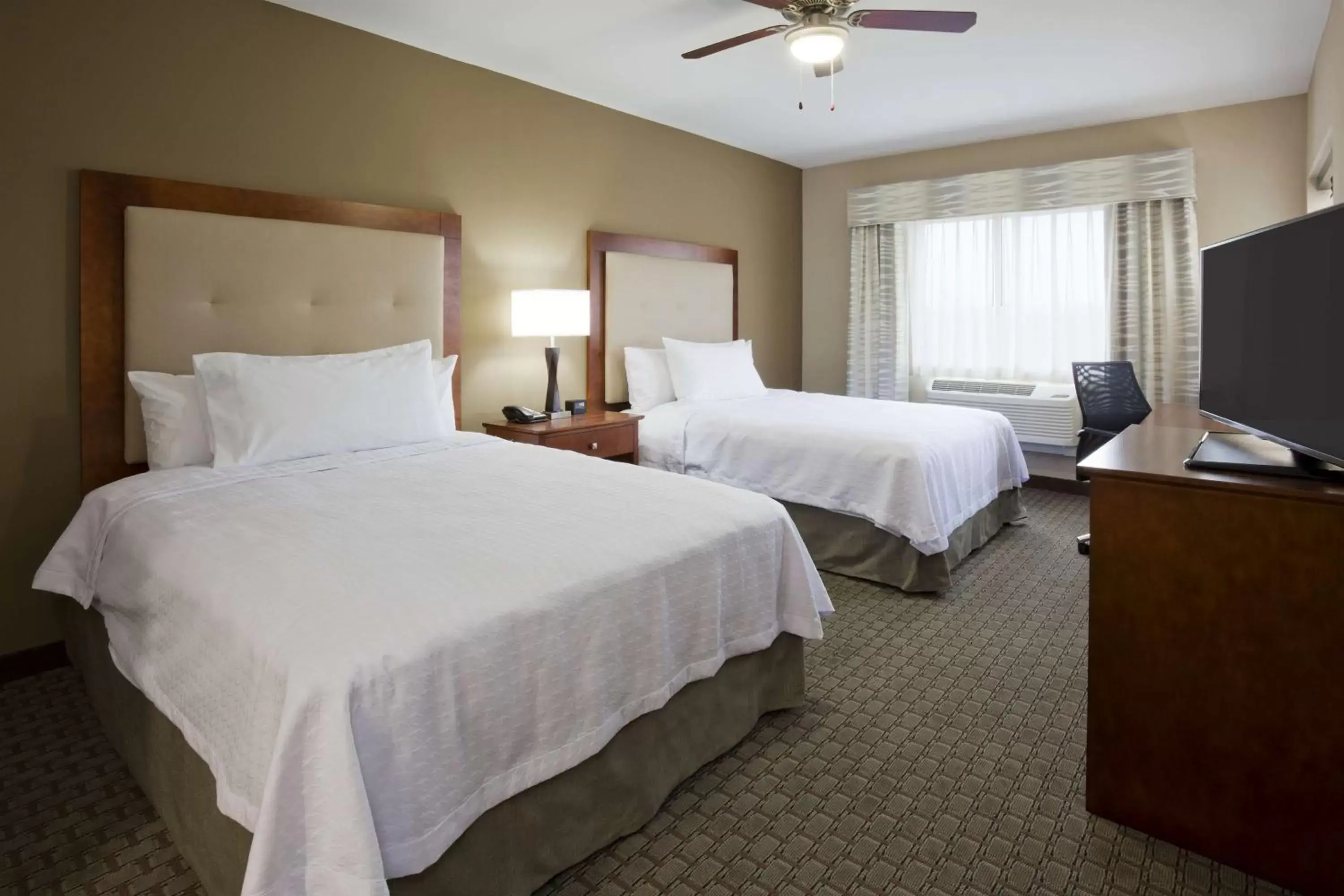 Bed in Homewood Suites by Hilton Rochester Mayo Clinic-St. Marys Campus