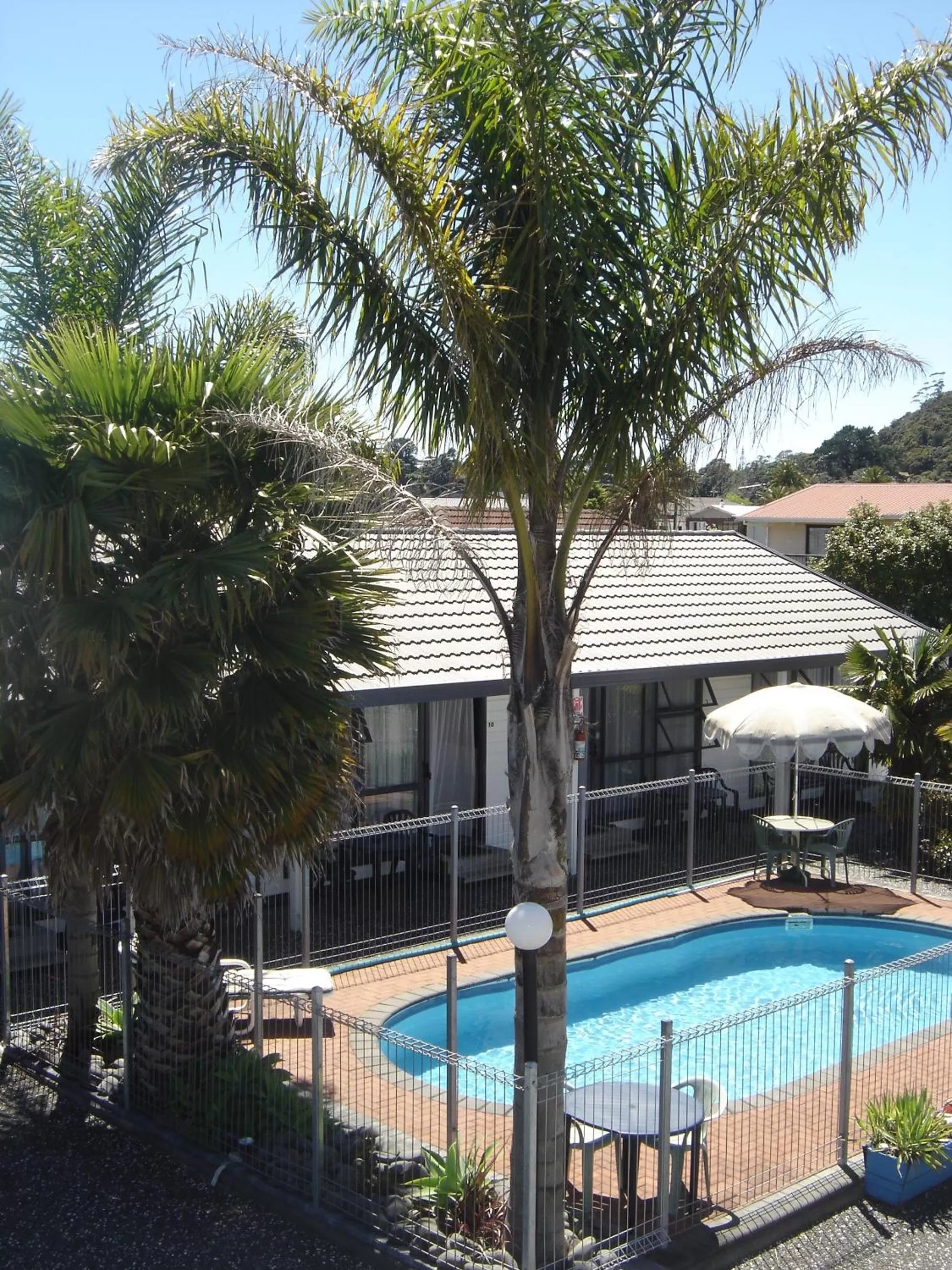 Swimming pool in Mana-Nui Motel