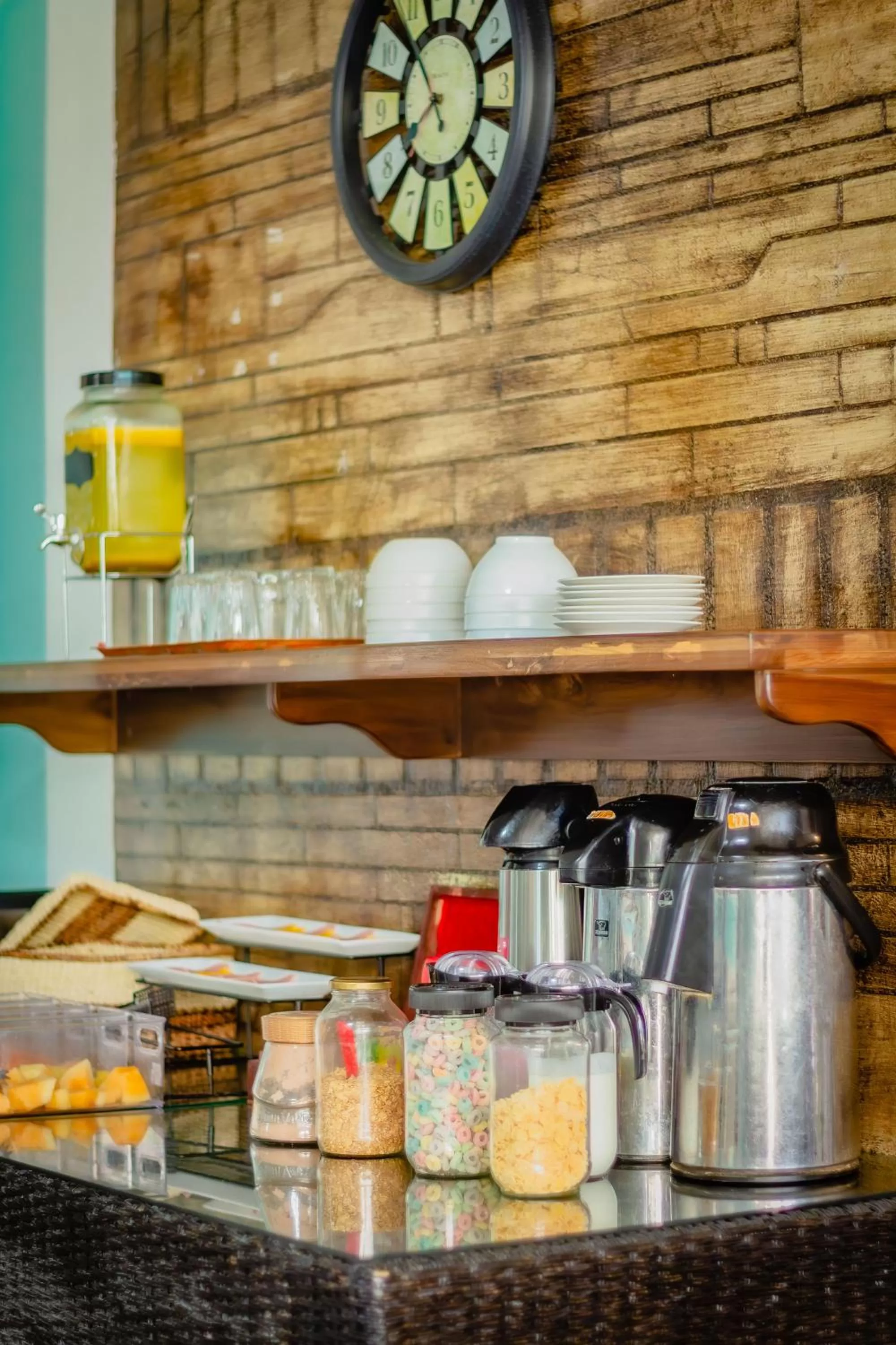 Restaurant/places to eat in Hostal Antares