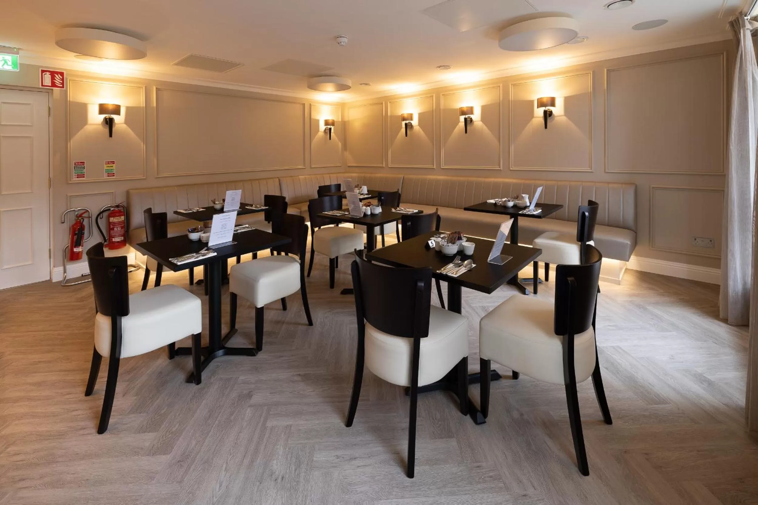 Restaurant/places to eat in Roxford Lodge Hotel