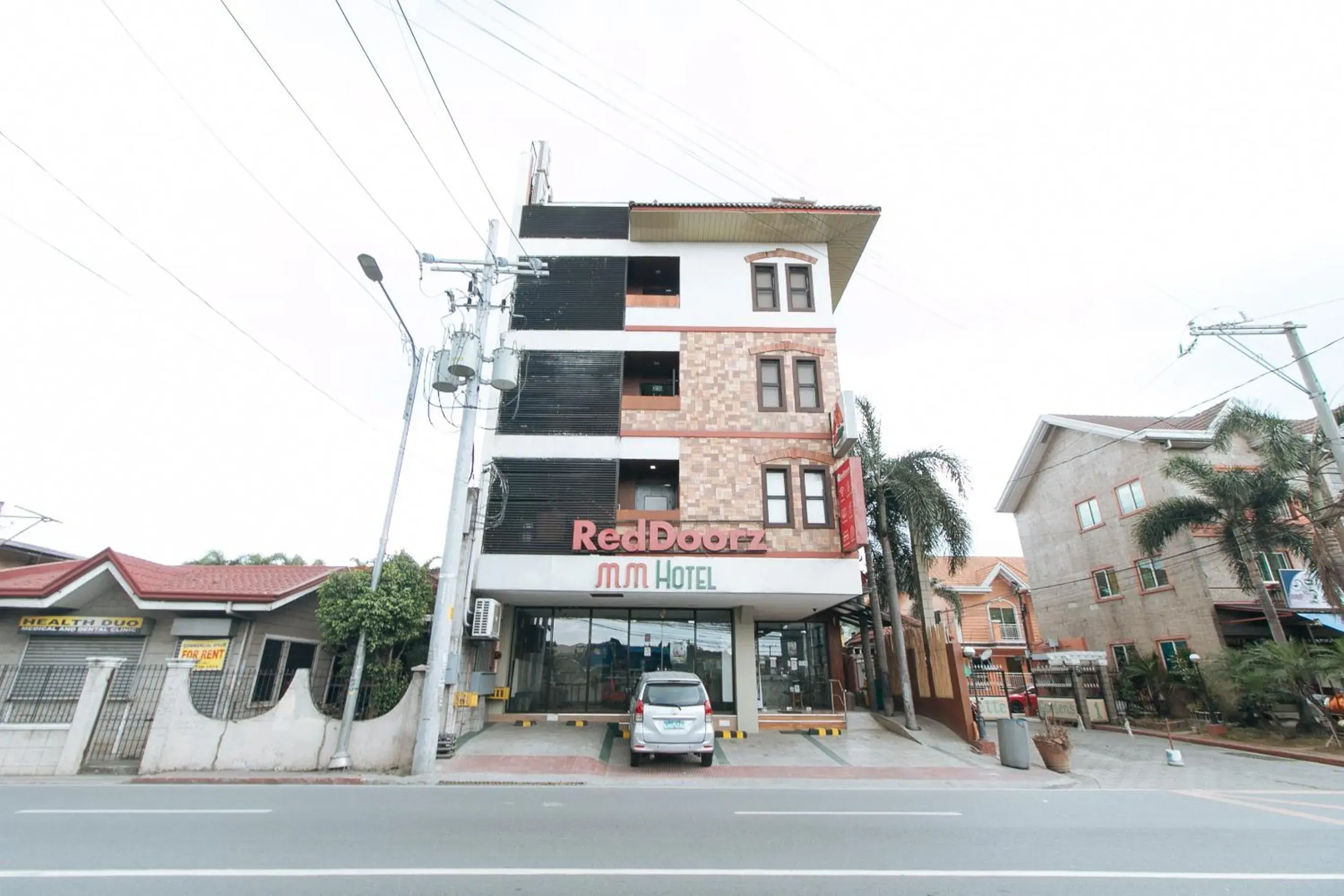 Property Building in RedDoorz Plus near Bamboo Organ Las Piñas