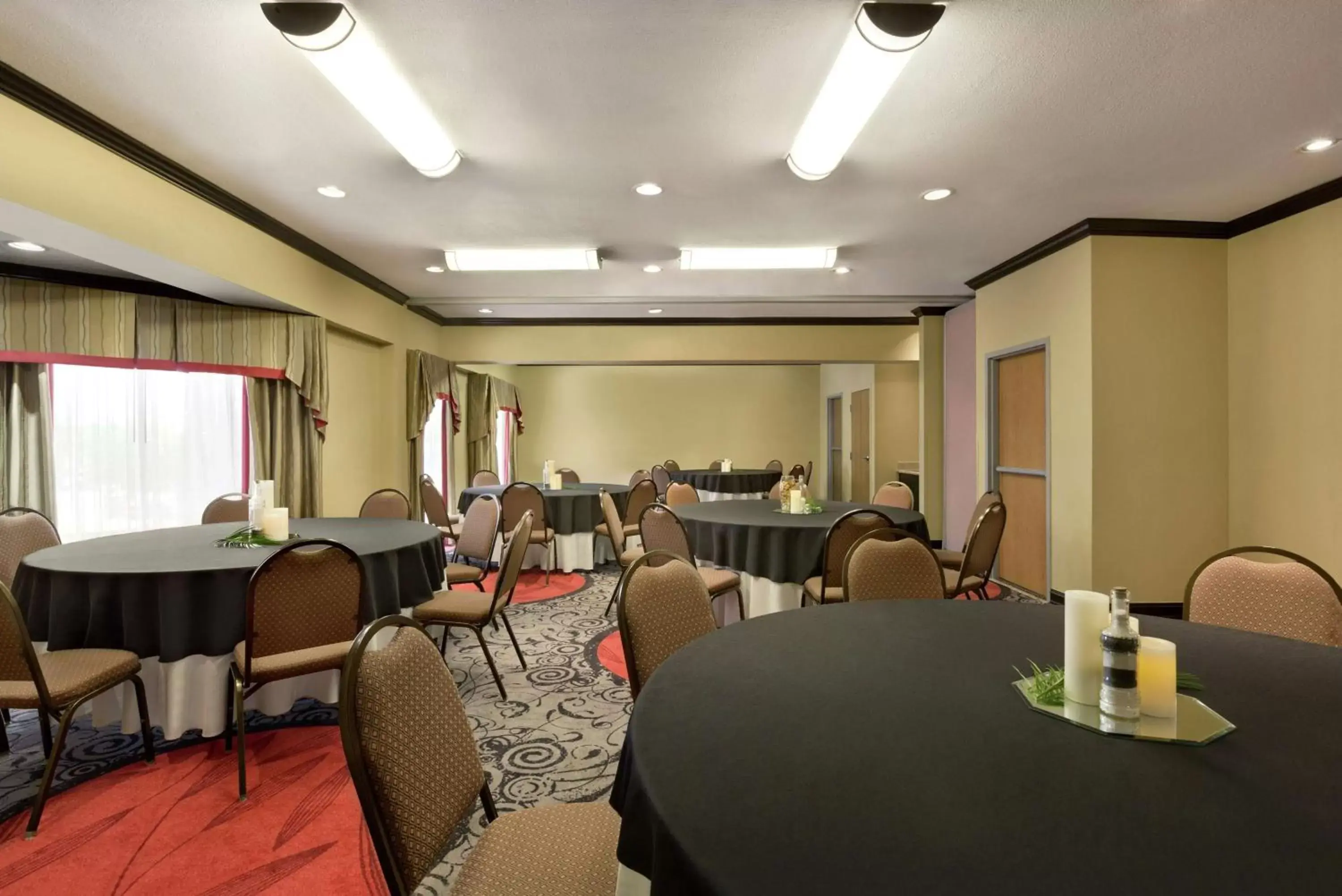 Meeting/conference room, Restaurant/Places to Eat in Hampton Inn and Suites Houston Clear Lake NASA