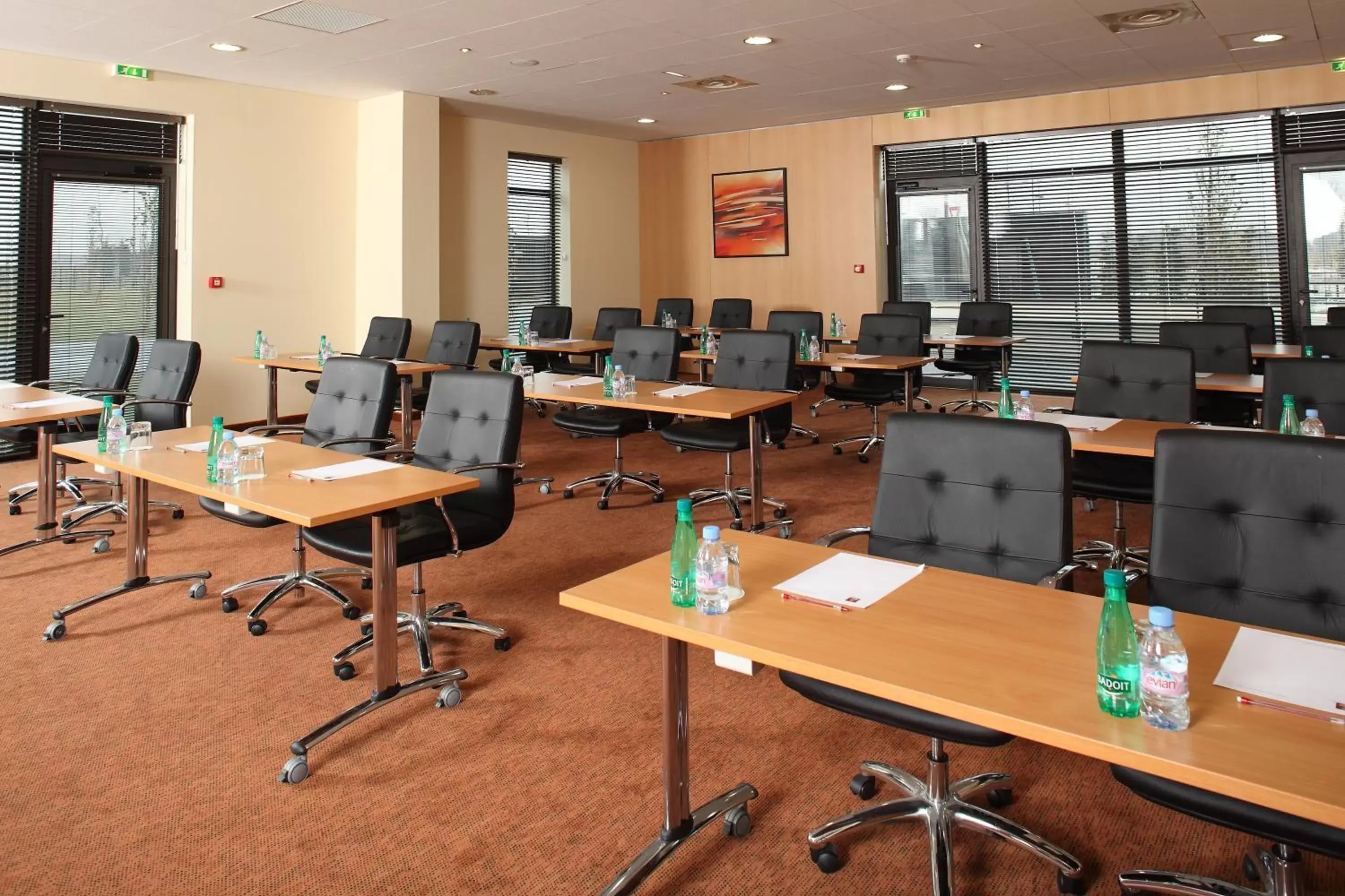 Business facilities, Business Area/Conference Room in Residhome Suites Paris Sénart