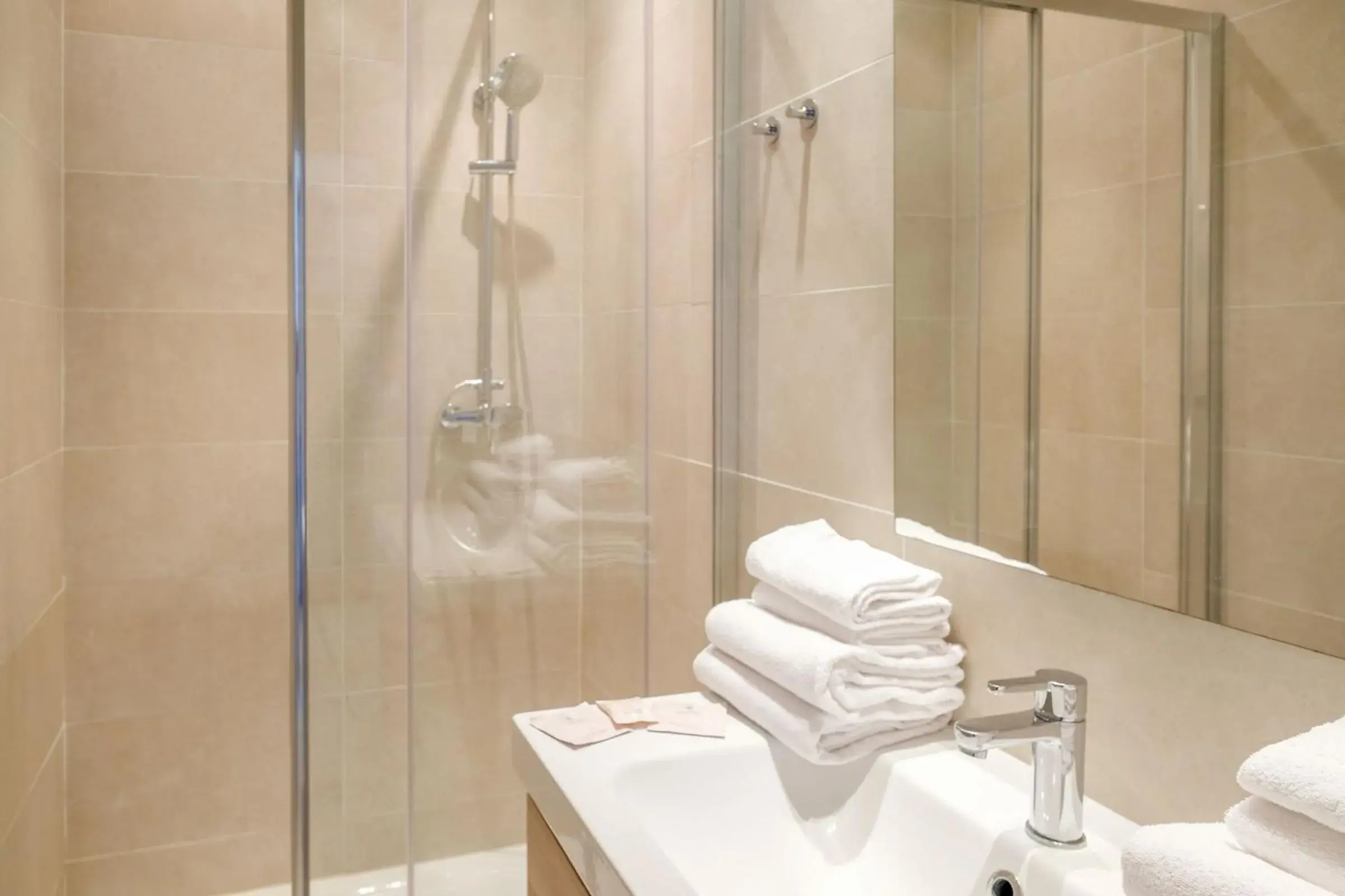 Shower, Bathroom in Aparthotel AMMI Nice Massena - ex Ajoupa