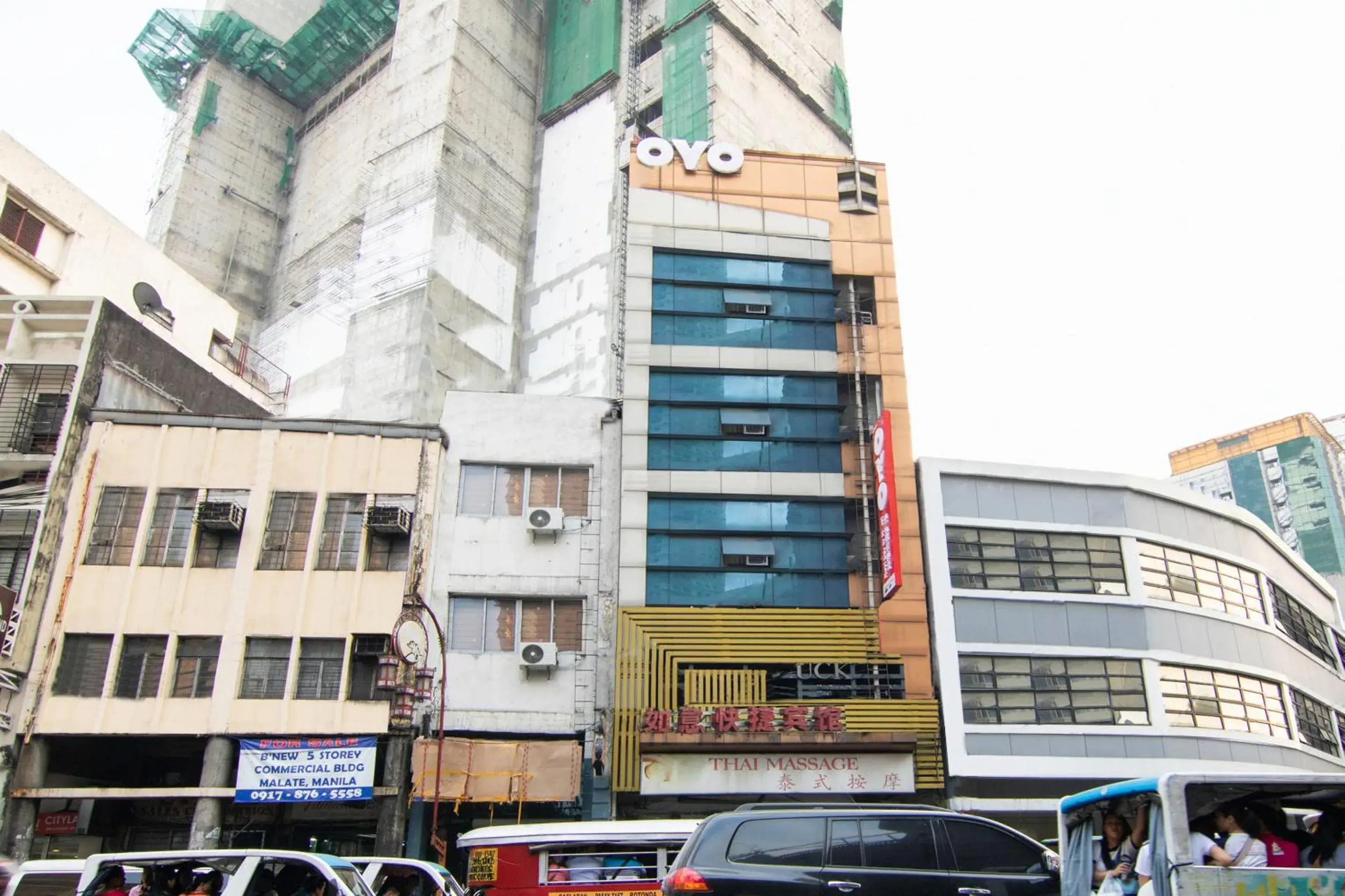 Property Building in OYO 416 Lucky Hotel