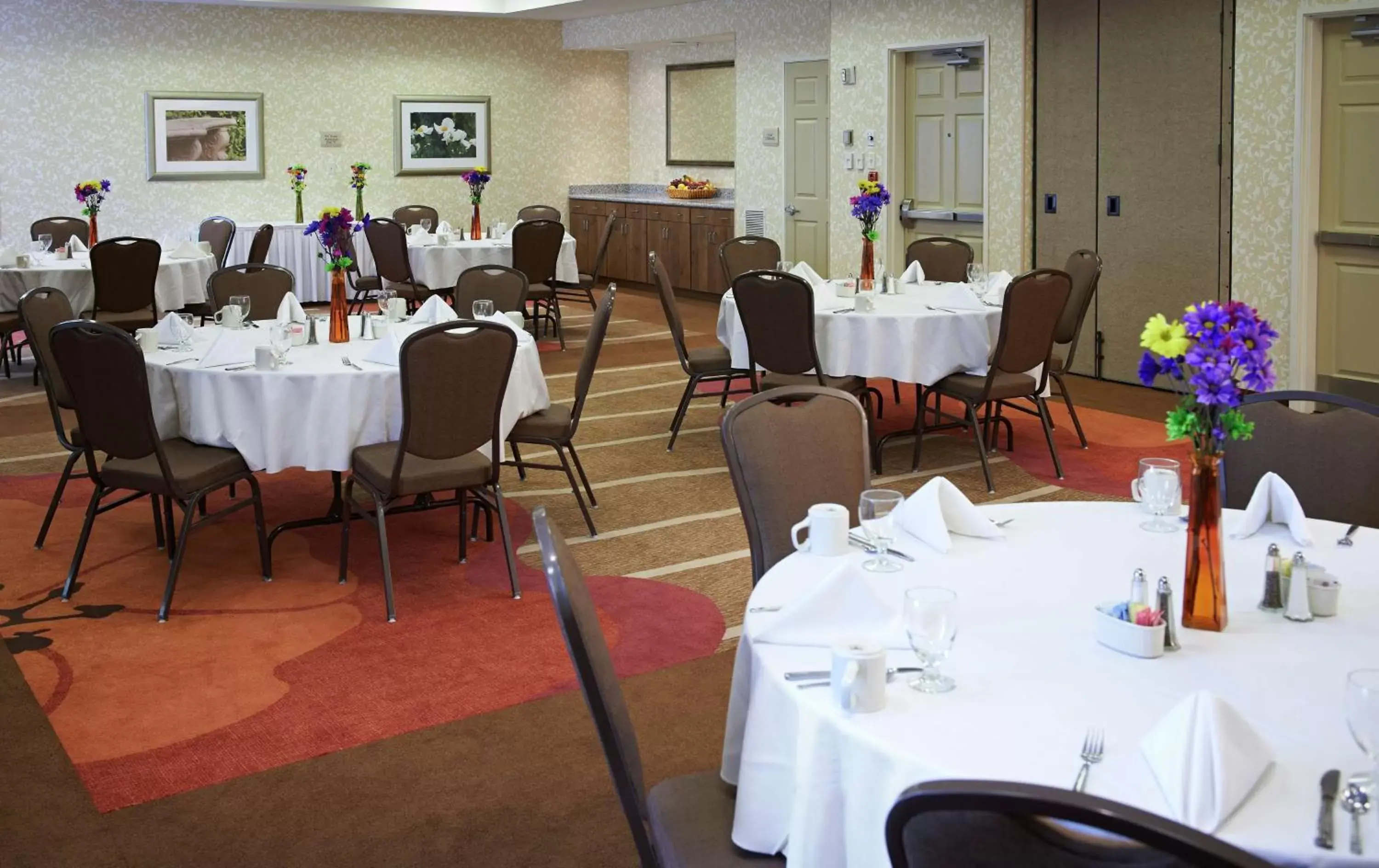 Meeting/conference room, Restaurant/Places to Eat in Hilton Garden Inn Minneapolis/Eden Prairie