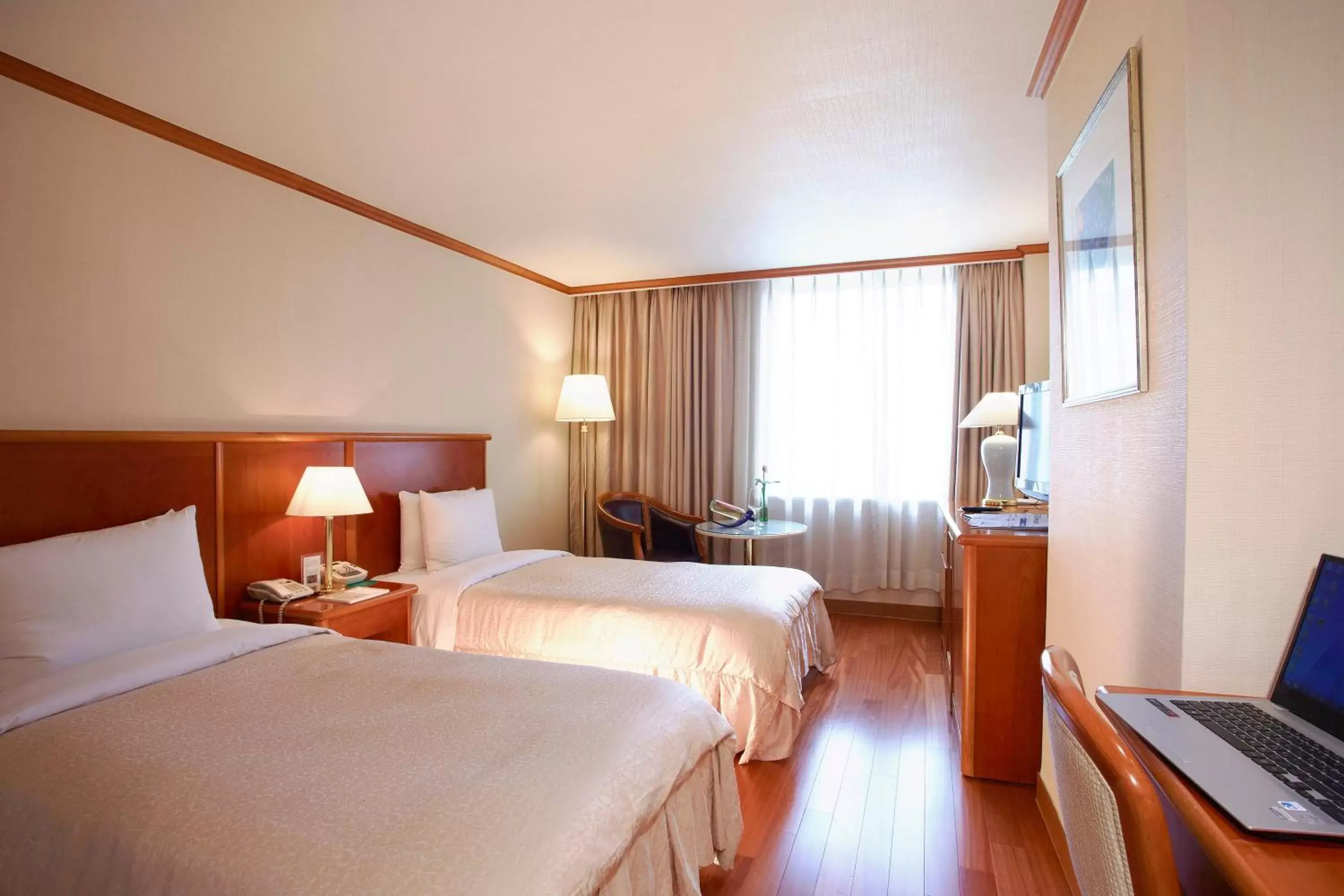 Day, Bed in Sejong Hotel Seoul Myeongdong