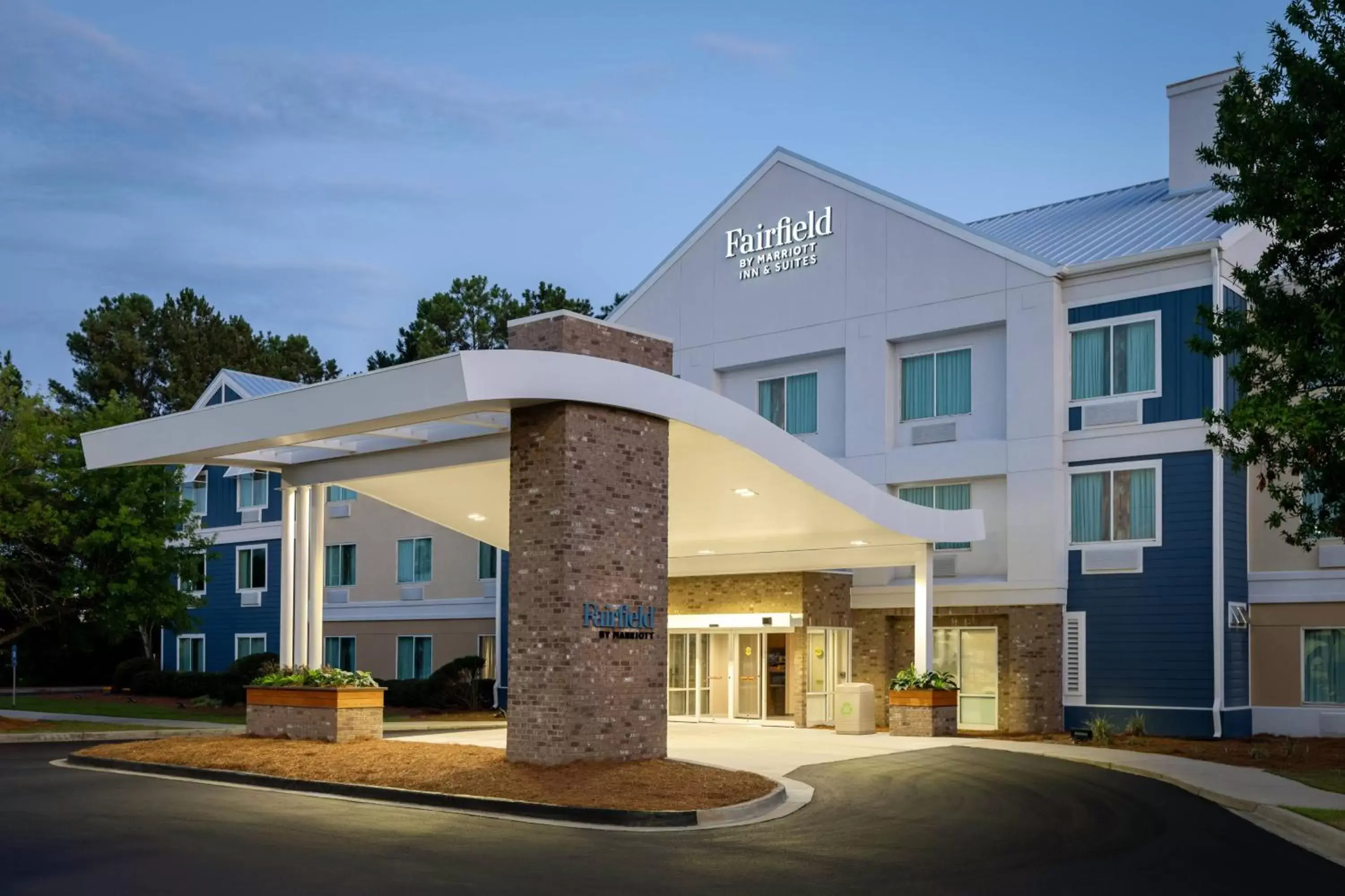 Property Building in Fairfield Inn & Suites Savannah Airport