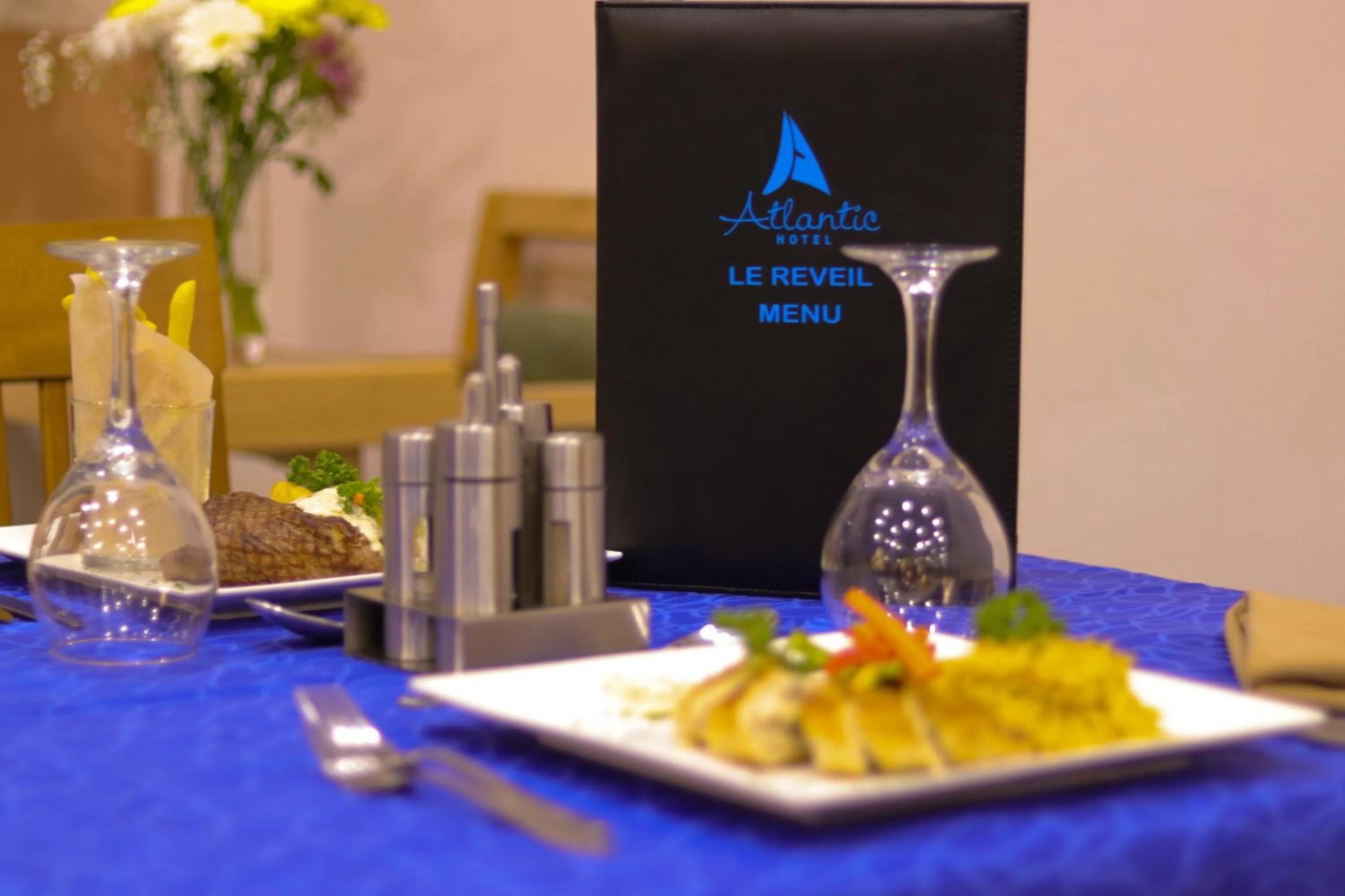 Food and drinks in Atlantic Hotel