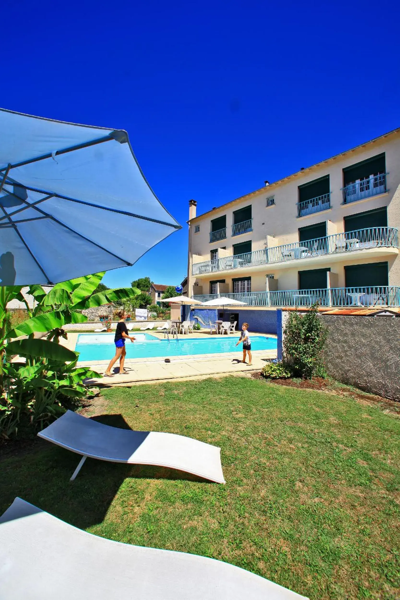 Property building, Garden in Le Quercy