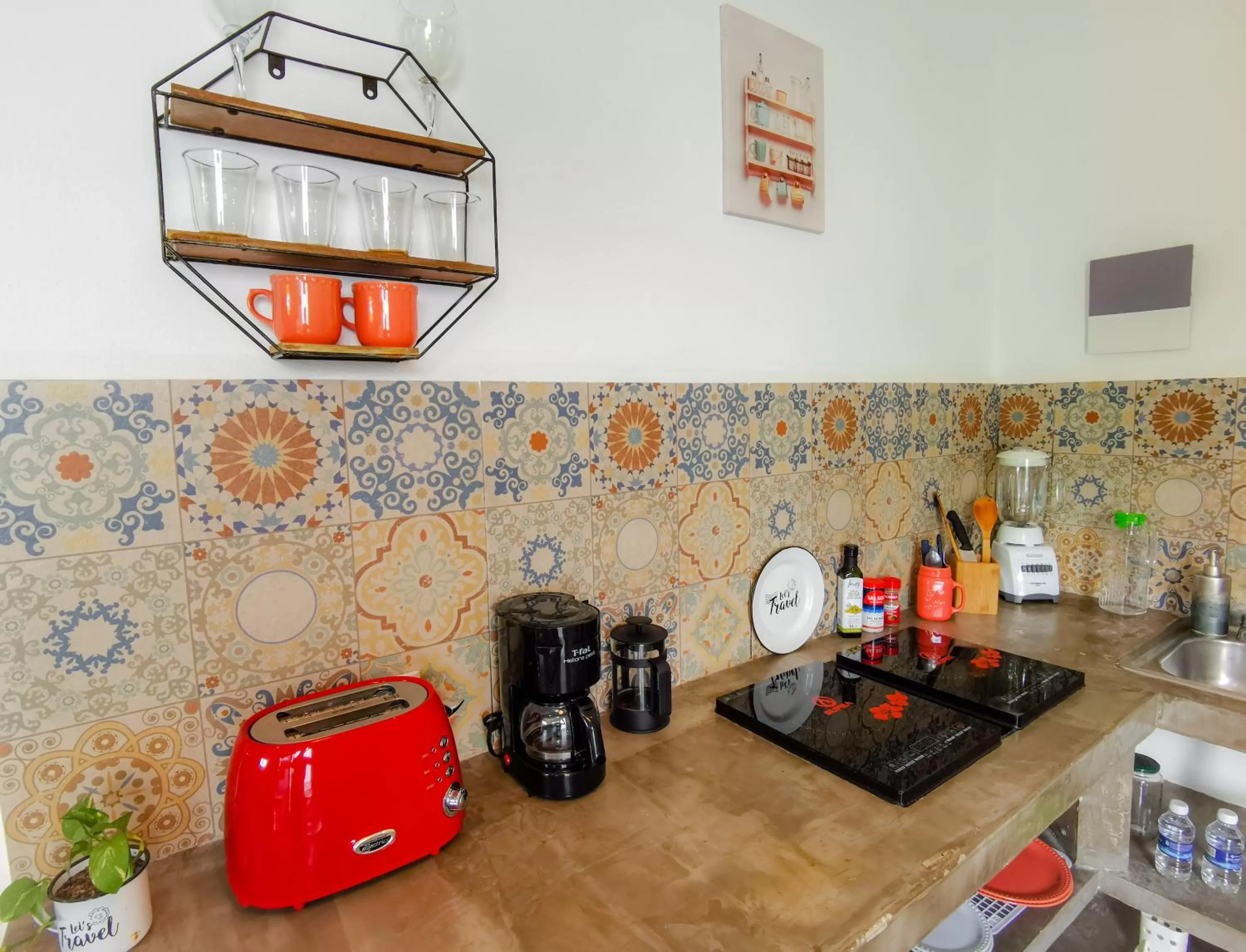 Coffee/tea facilities, Kitchen/Kitchenette in Les Suites Calle 2 by Galian