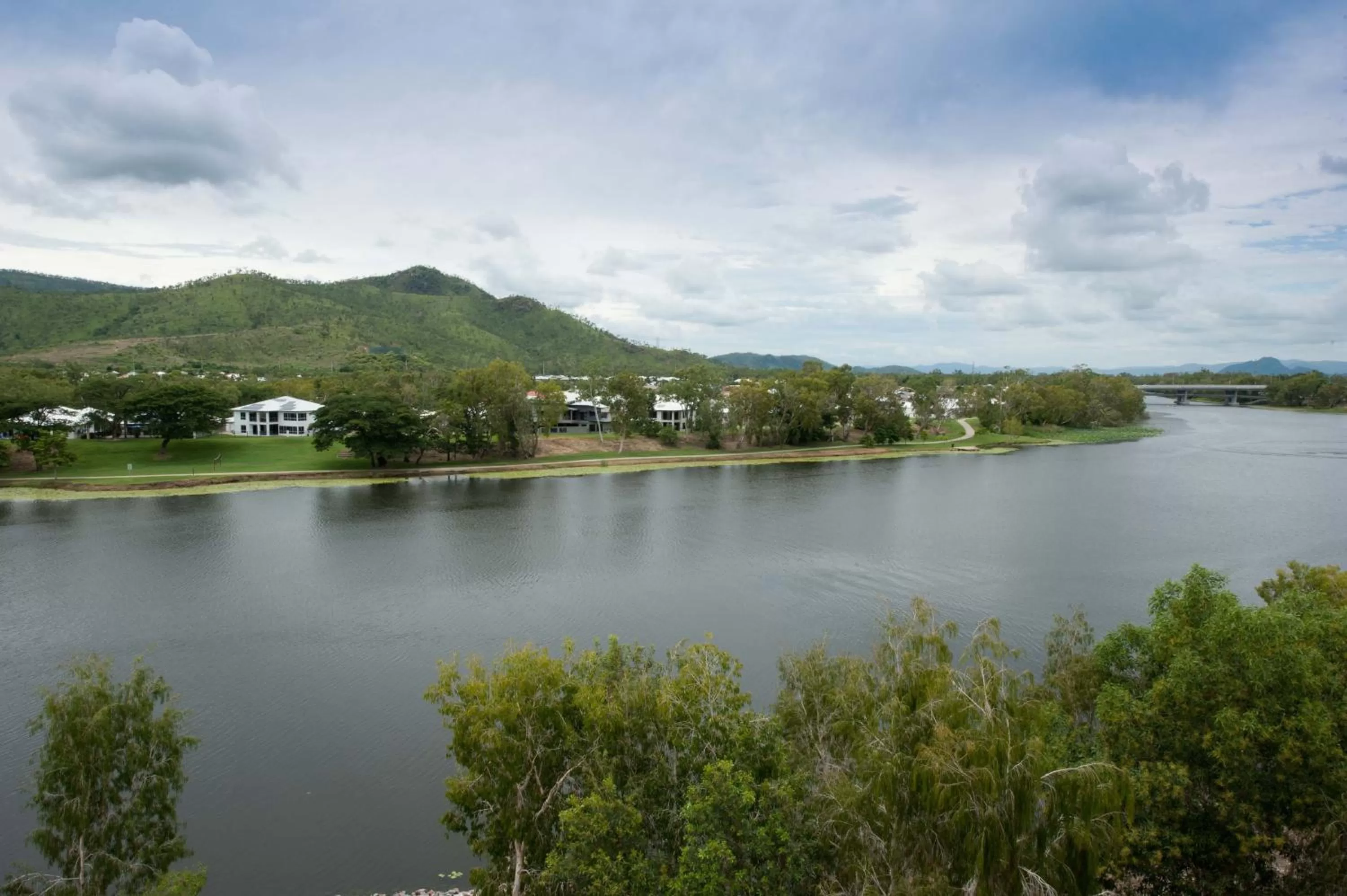 Lake view in Jacana Apartments
