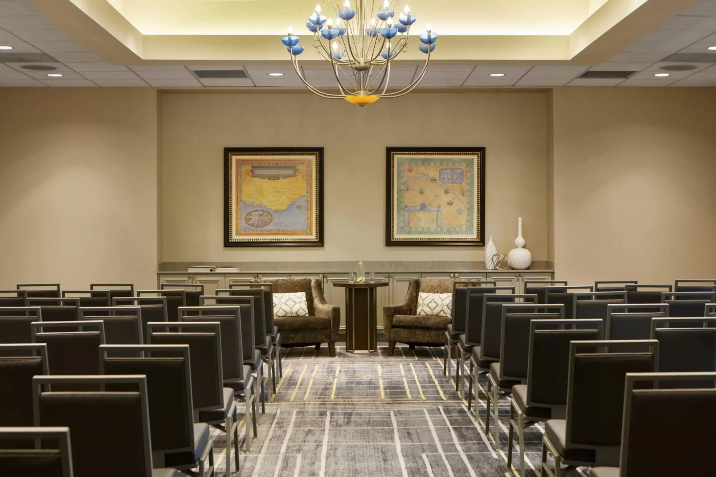 Meeting/conference room, Restaurant/Places to Eat in Renaissance Tampa International Plaza Hotel