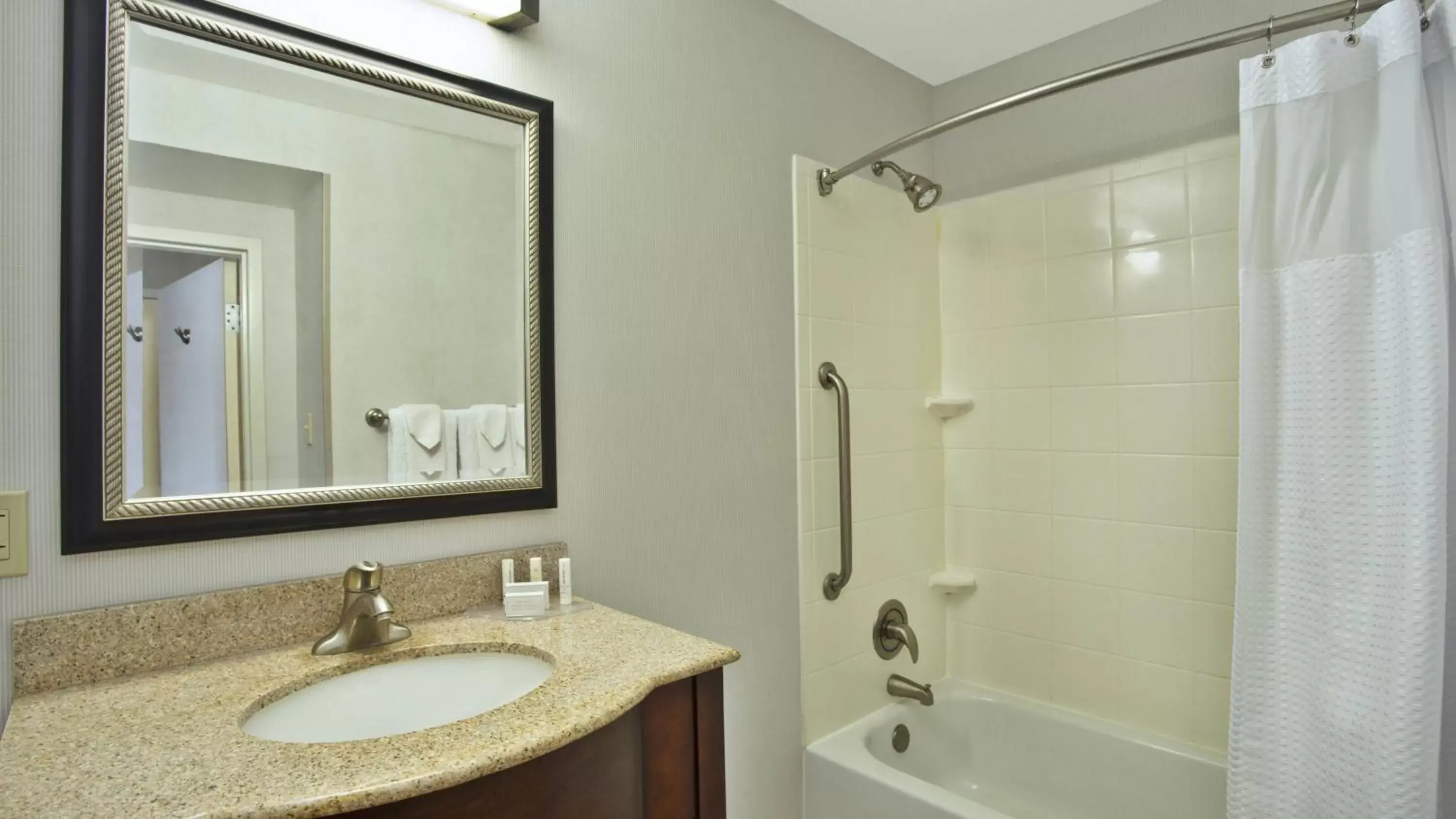 Bathroom in Courtyard by Marriott Gulfport Beachfront