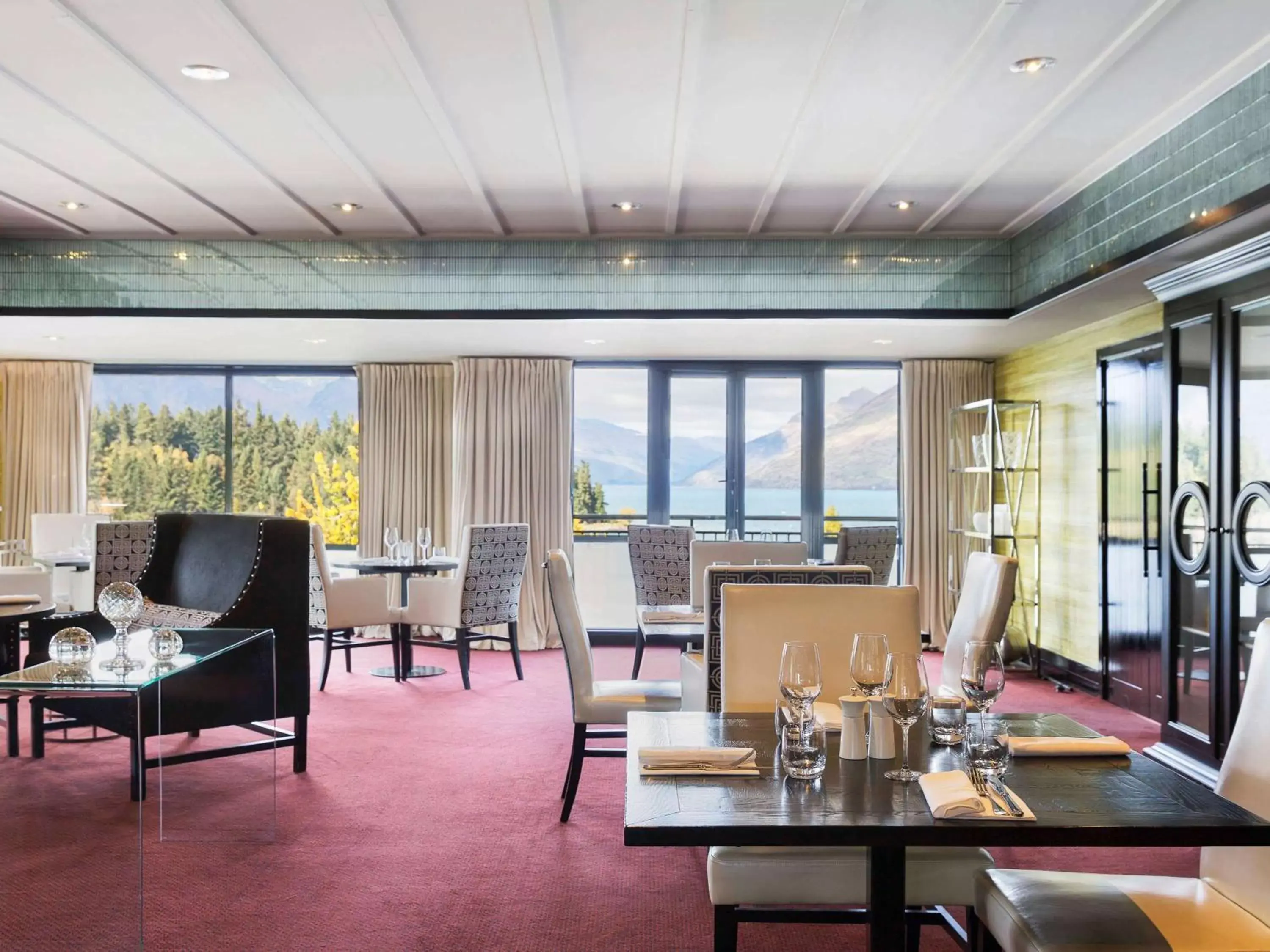 On site, Seating Area in Hotel St Moritz Queenstown - MGallery by Sofitel