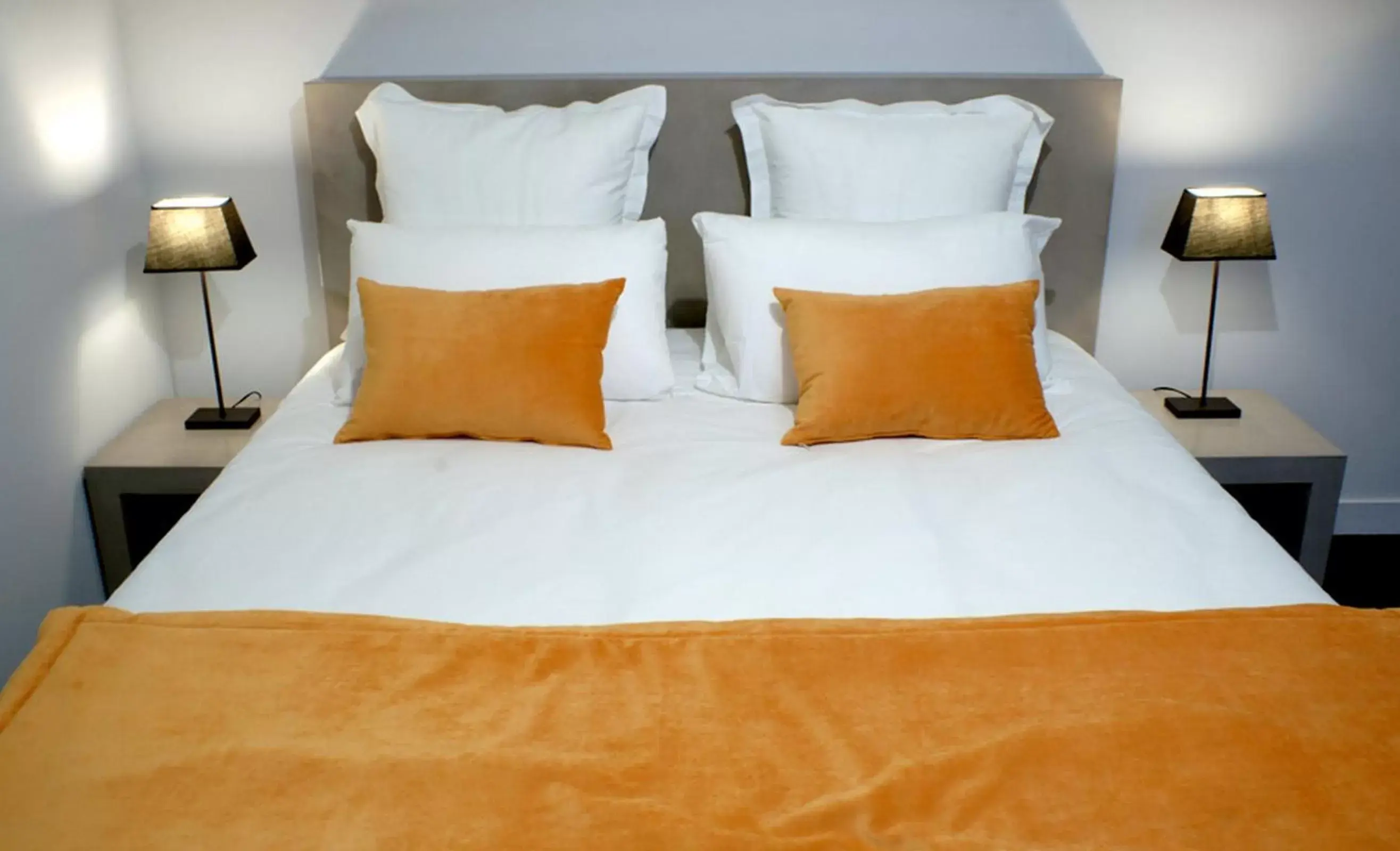 Bed in The Originals Boutique, Hôtel La Grange, Niort (Qualys-Hotel)