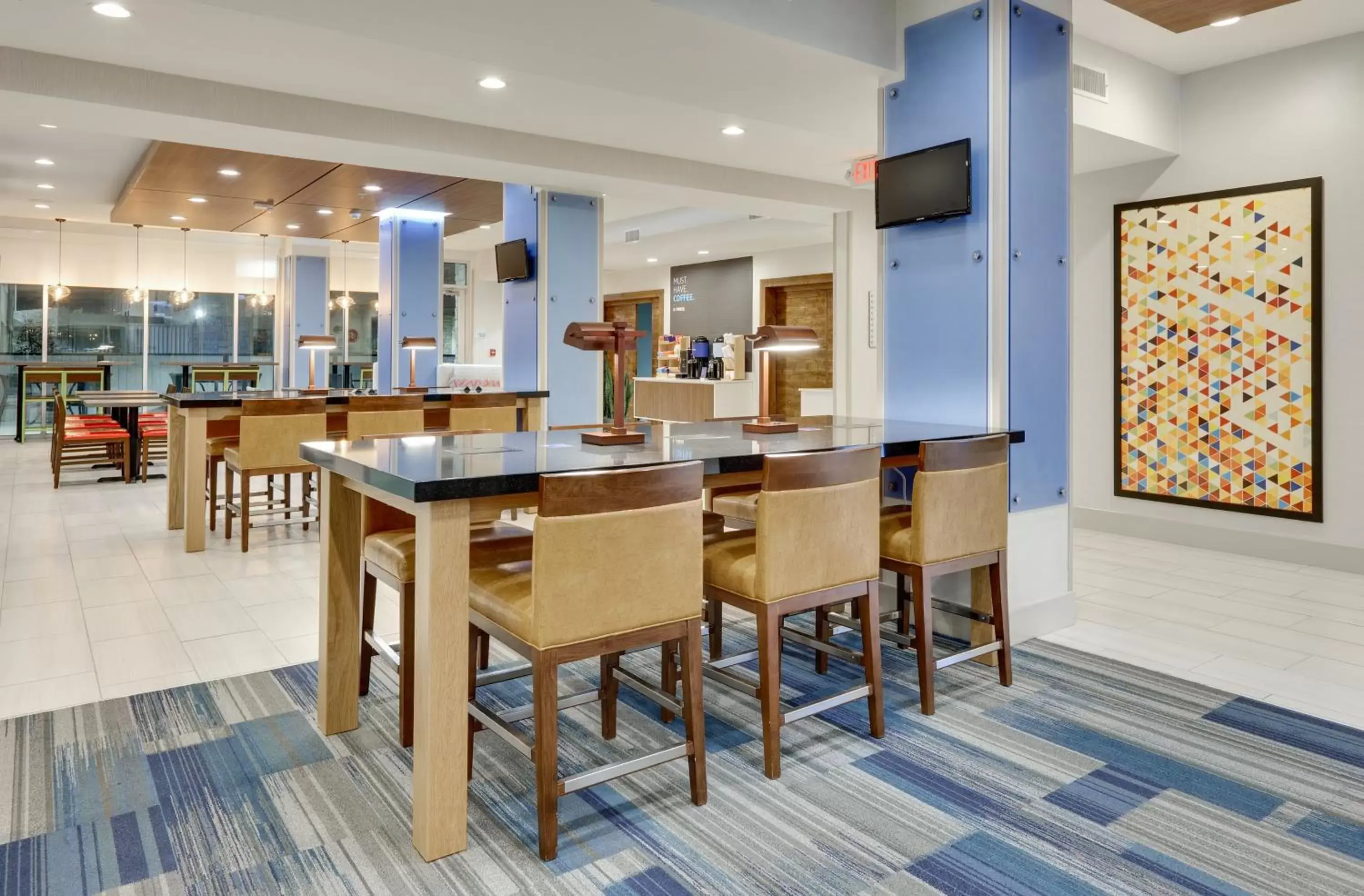 Property building, Restaurant/Places to Eat in Holiday Inn Express & Suites - Farmers Branch, an IHG Hotel