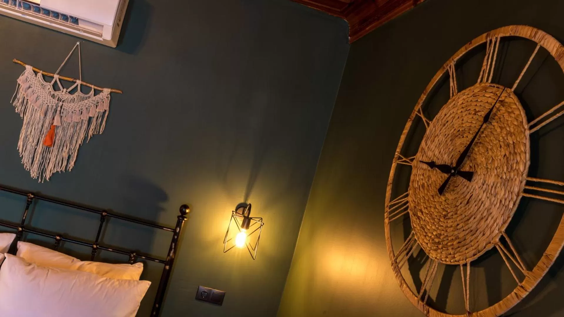 Decorative detail, Bed in Sunset Hotel Marmaris