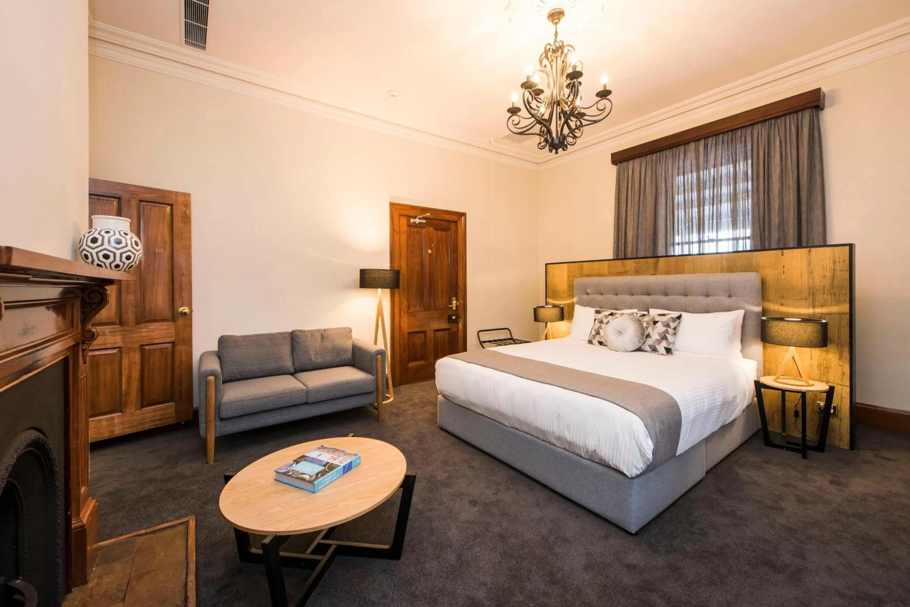 Bedroom, Bed in The Parkview Hotel Mudgee