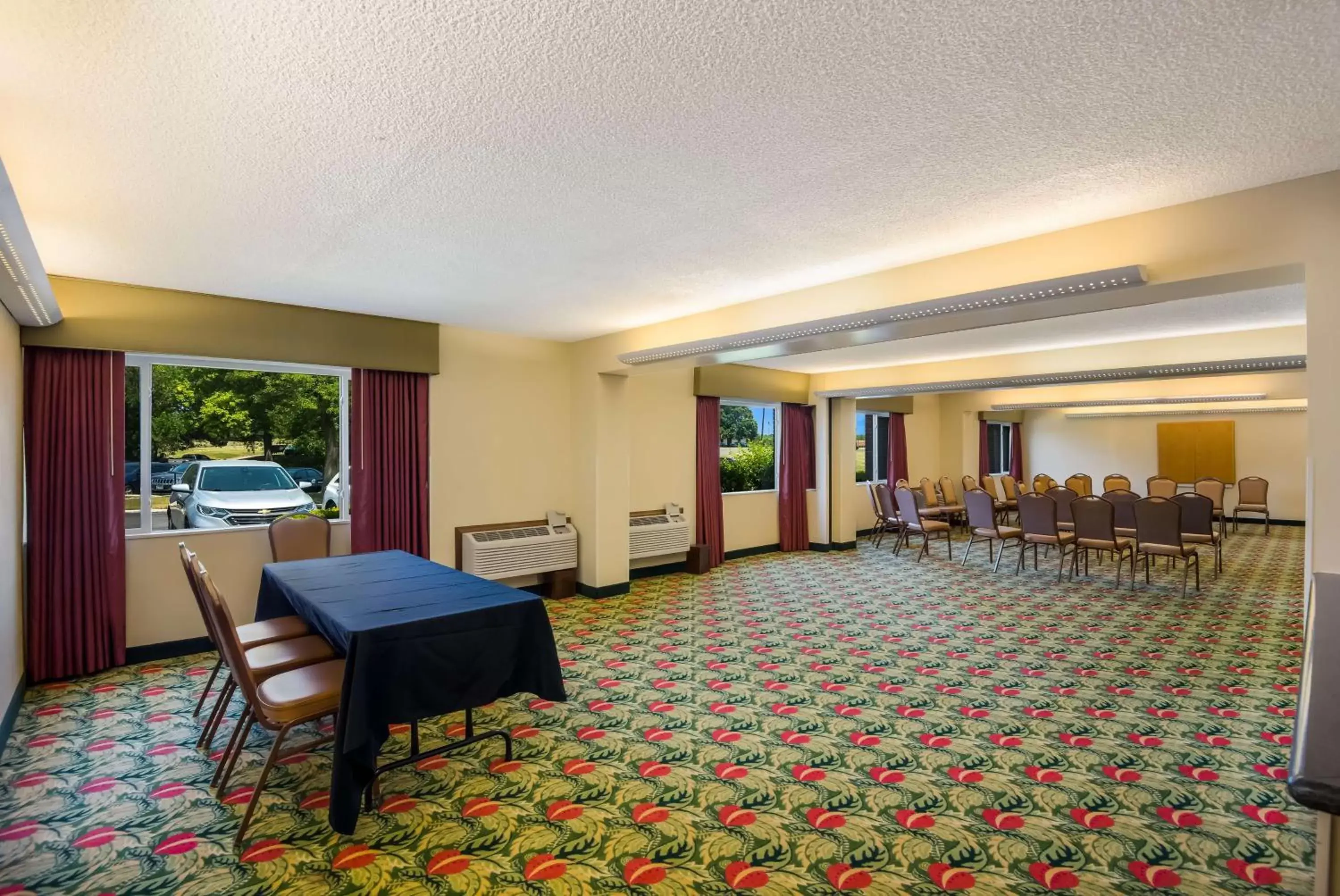 Meeting/conference room, Business Area/Conference Room in Best Western Prairie Inn & Conference Center