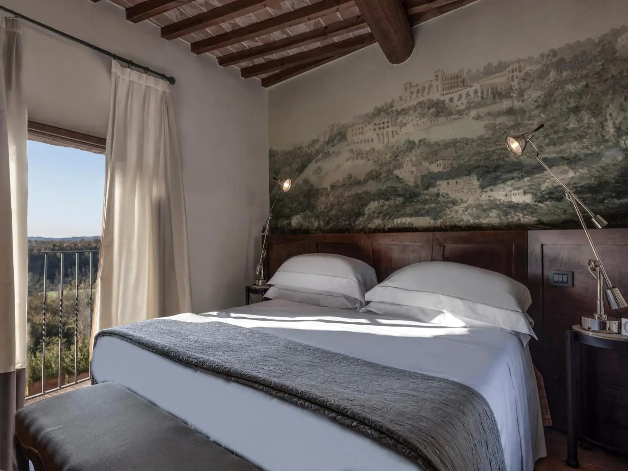 Photo of the whole room, Bed in Castel Monastero - The Leading Hotels of the World