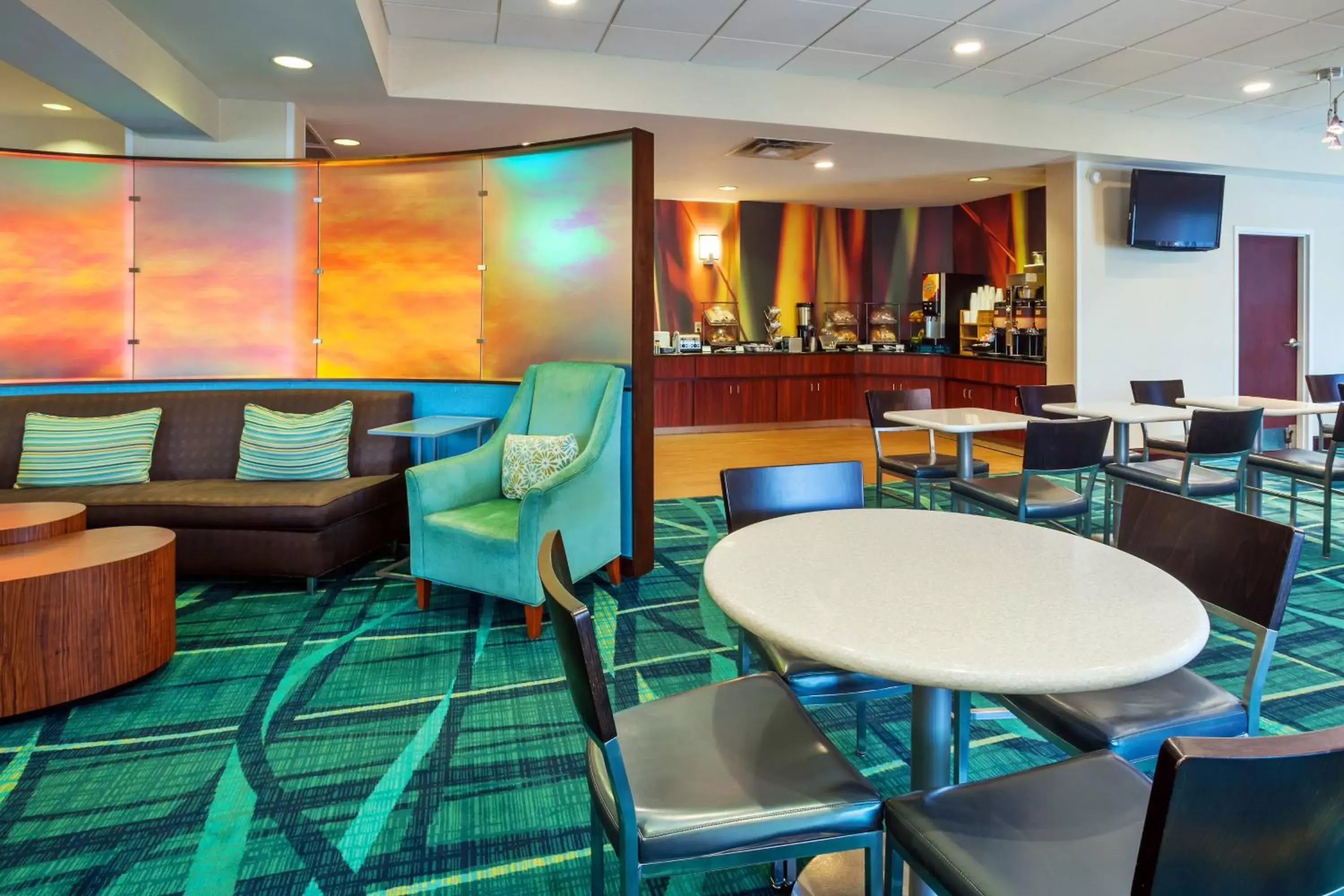 Breakfast, Lounge/Bar in Springhill Suites by Marriott Chicago Schaumburg/Woodfield Mall