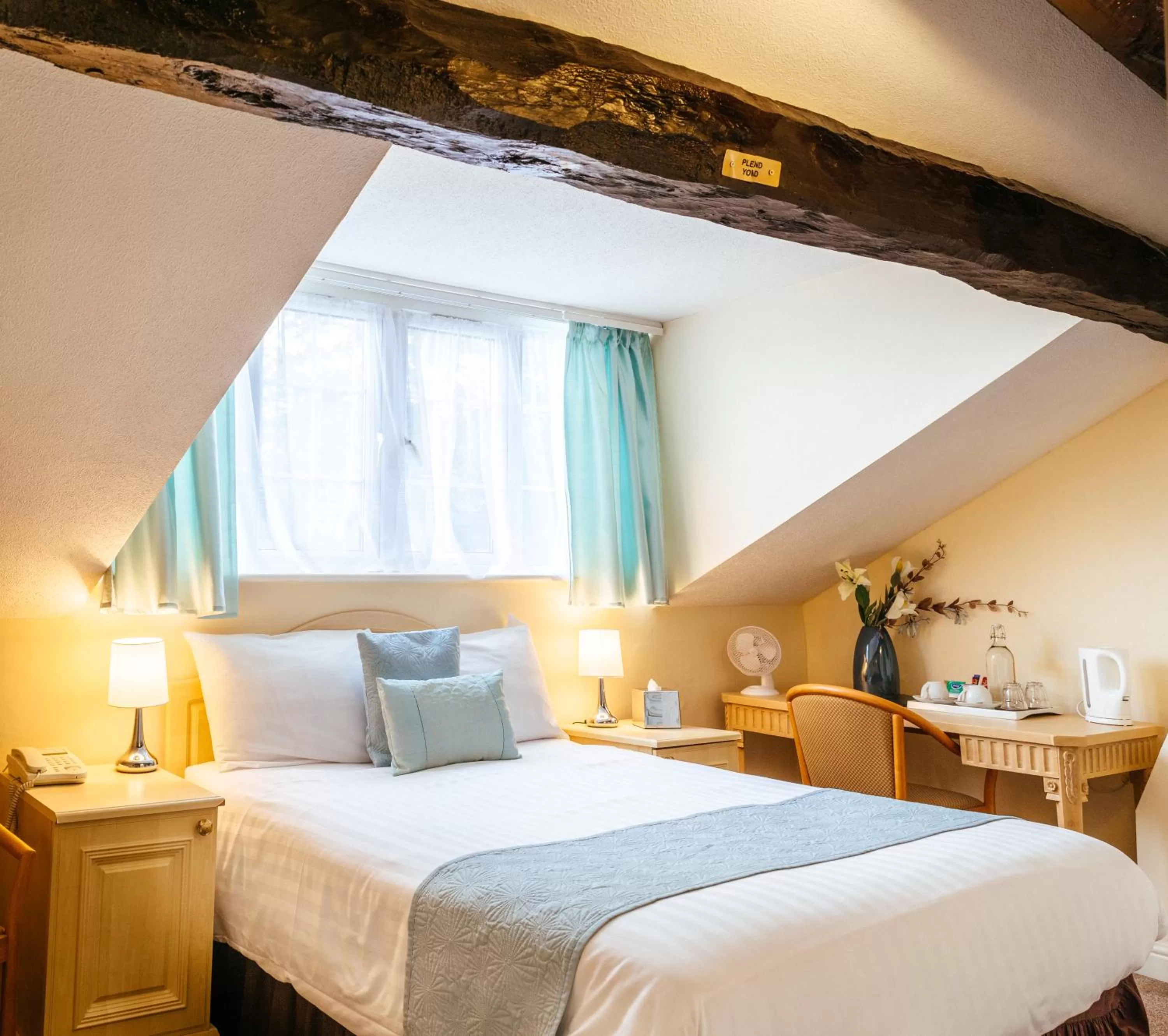 Bedroom, Bed in Pymgate Lodge Hotel Manchester Airport