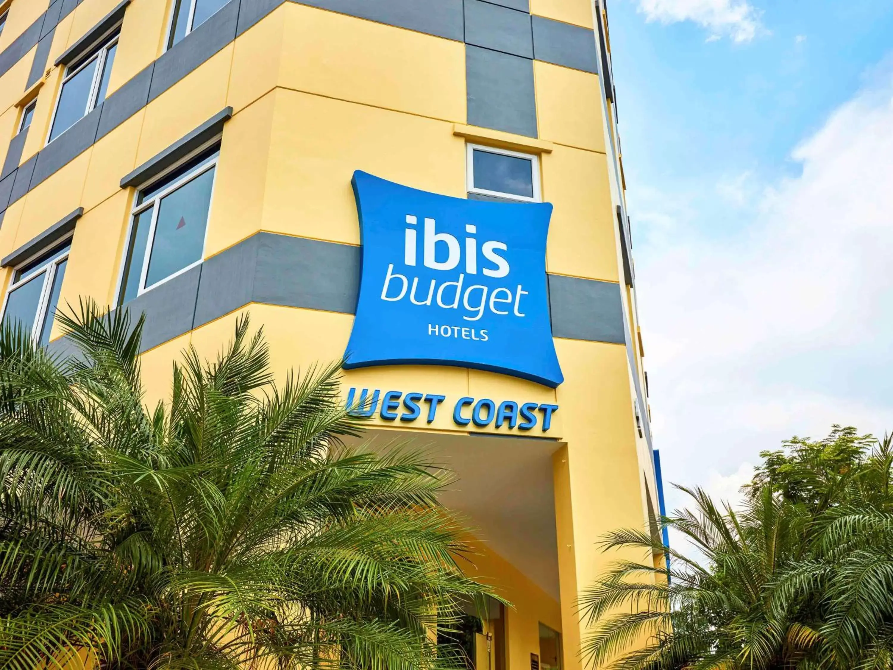 Property building, Property Logo/Sign in Ibis Budget Singapore West Coast