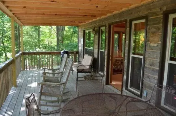 Balcony/Terrace in Asheville Cabins of Willow Winds