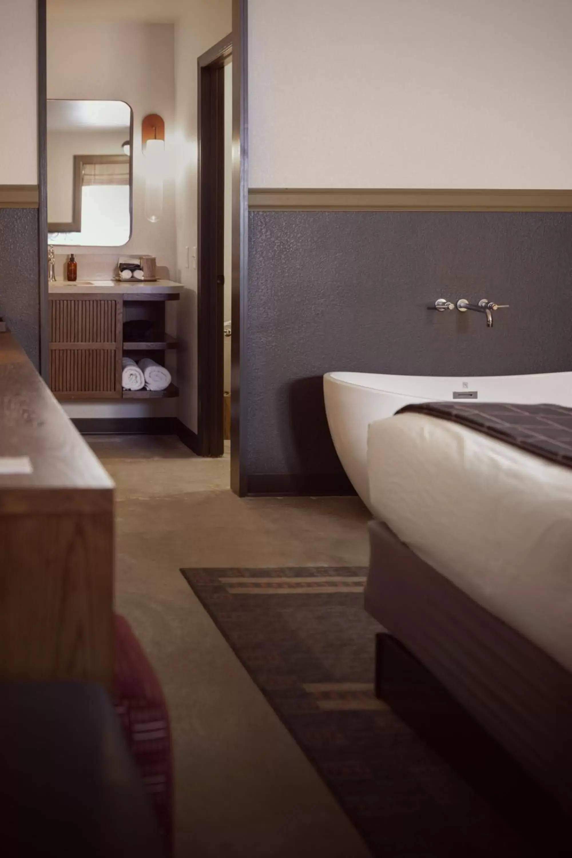 Bathroom in The Ozarker Lodge