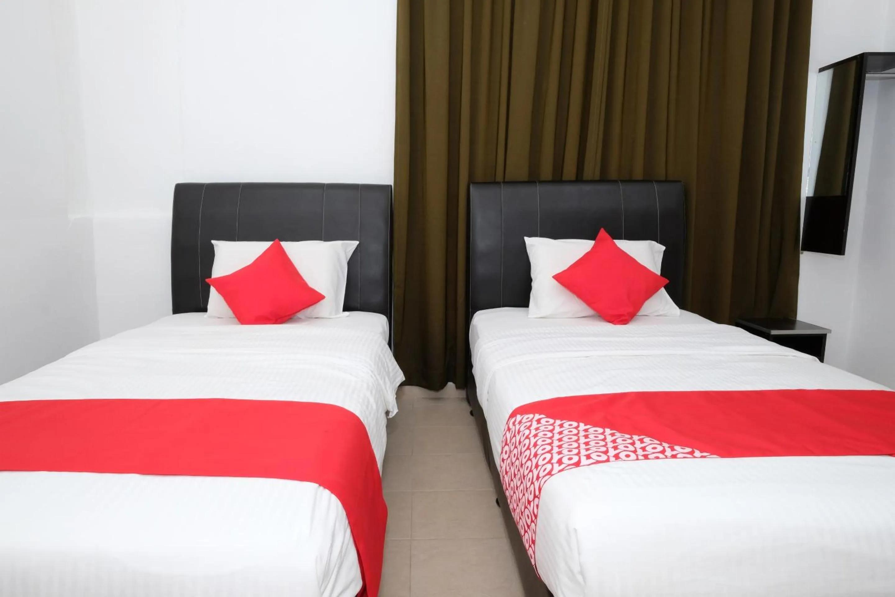 Bedroom, Bed in OYO 905 Hotel De'light Villa