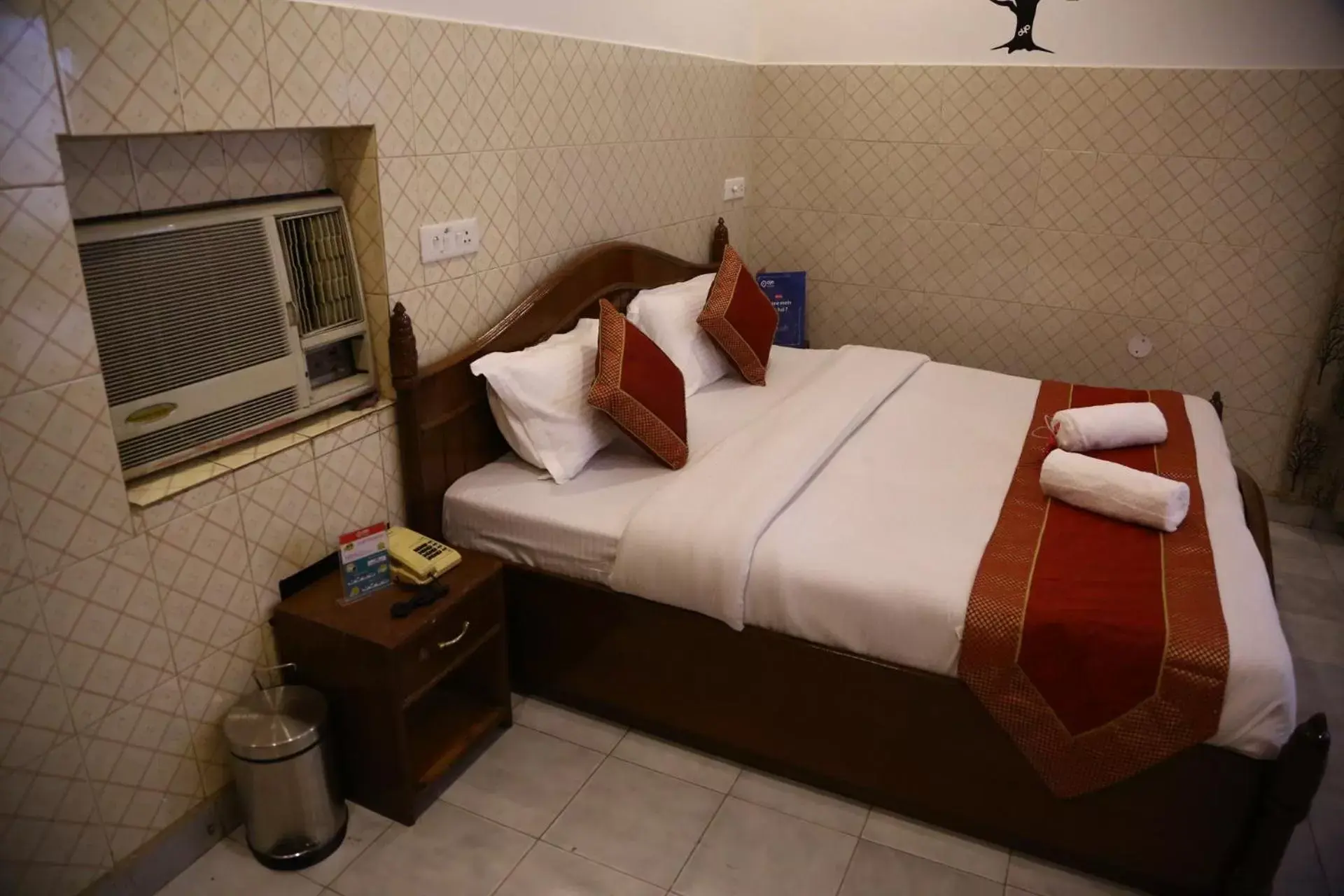 Bedroom, Bed in Hotel City Plaza 7