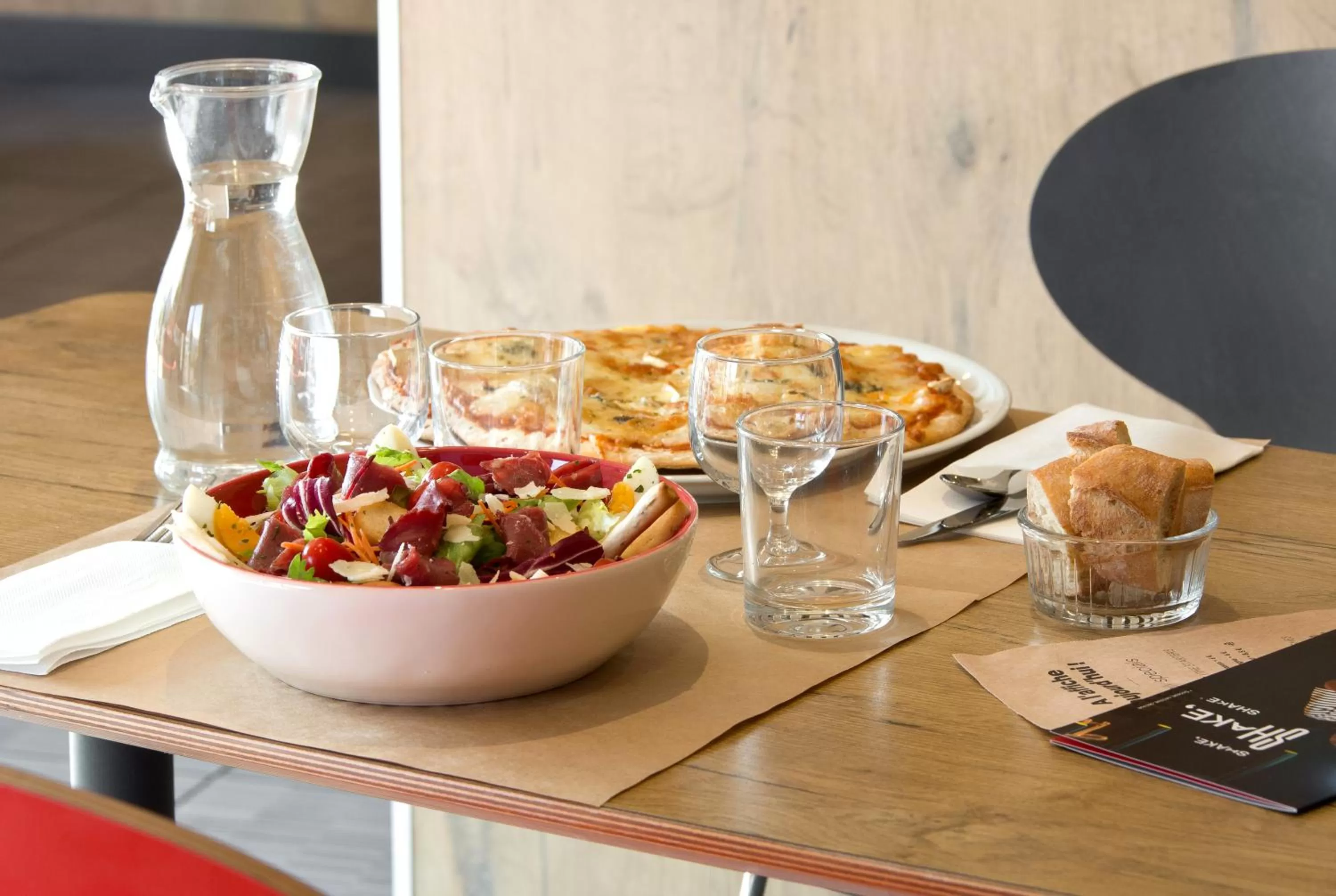 Restaurant/places to eat in ibis Clermont Ferrand Nord Riom