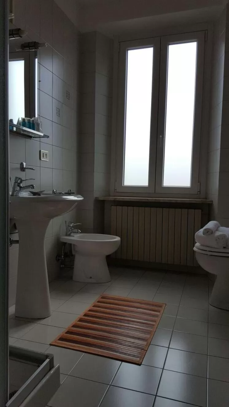 Bathroom in Hotel Calaluna