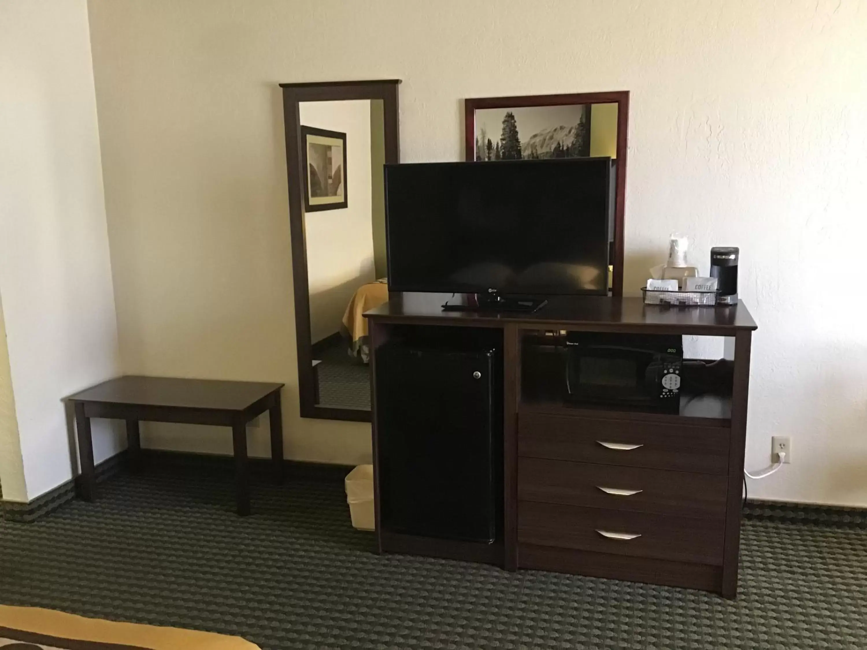 TV/Entertainment Center in Super 8 by Wyndham Wendover