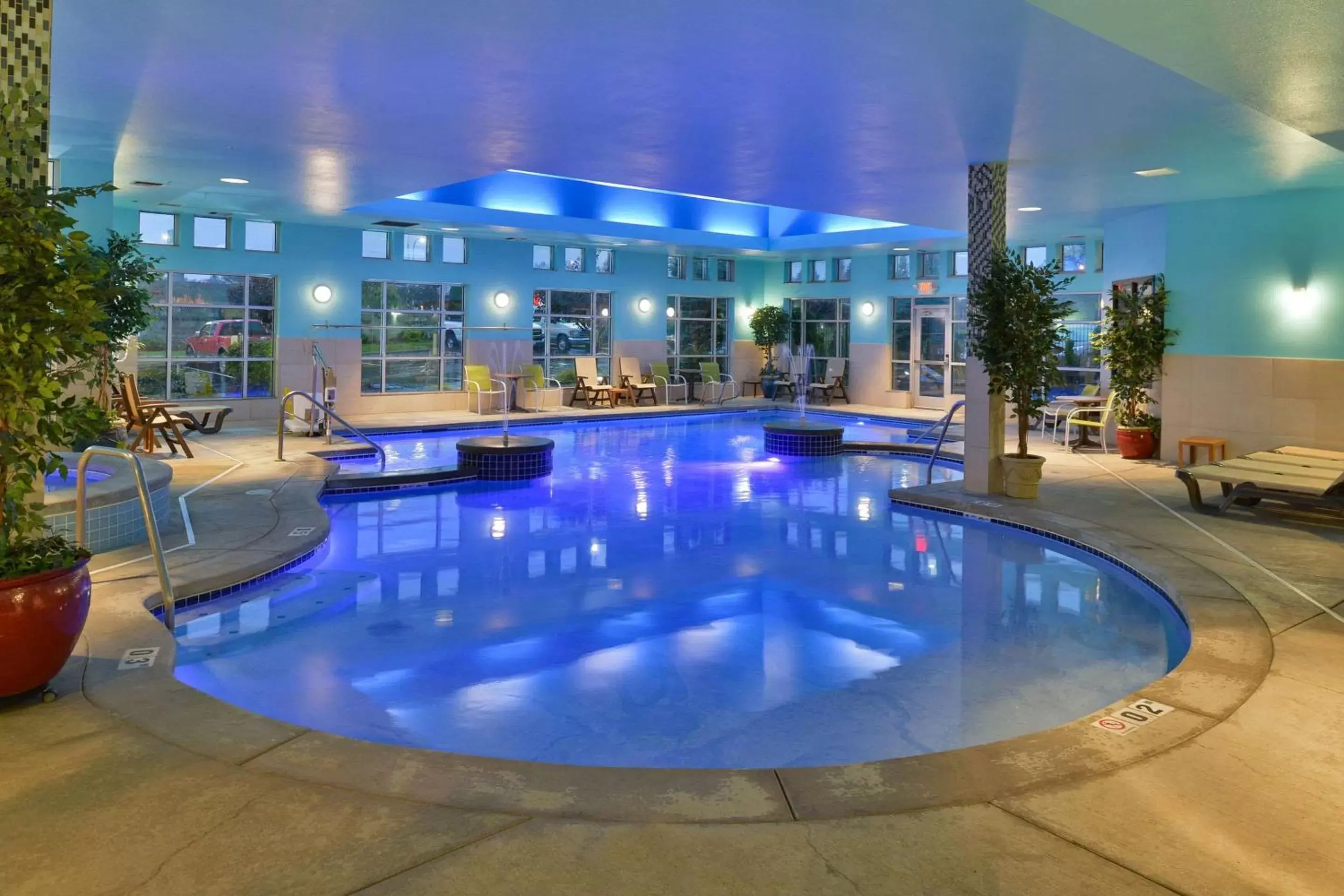 On site, Swimming Pool in Comfort Suites Airport Tukwila Seattle