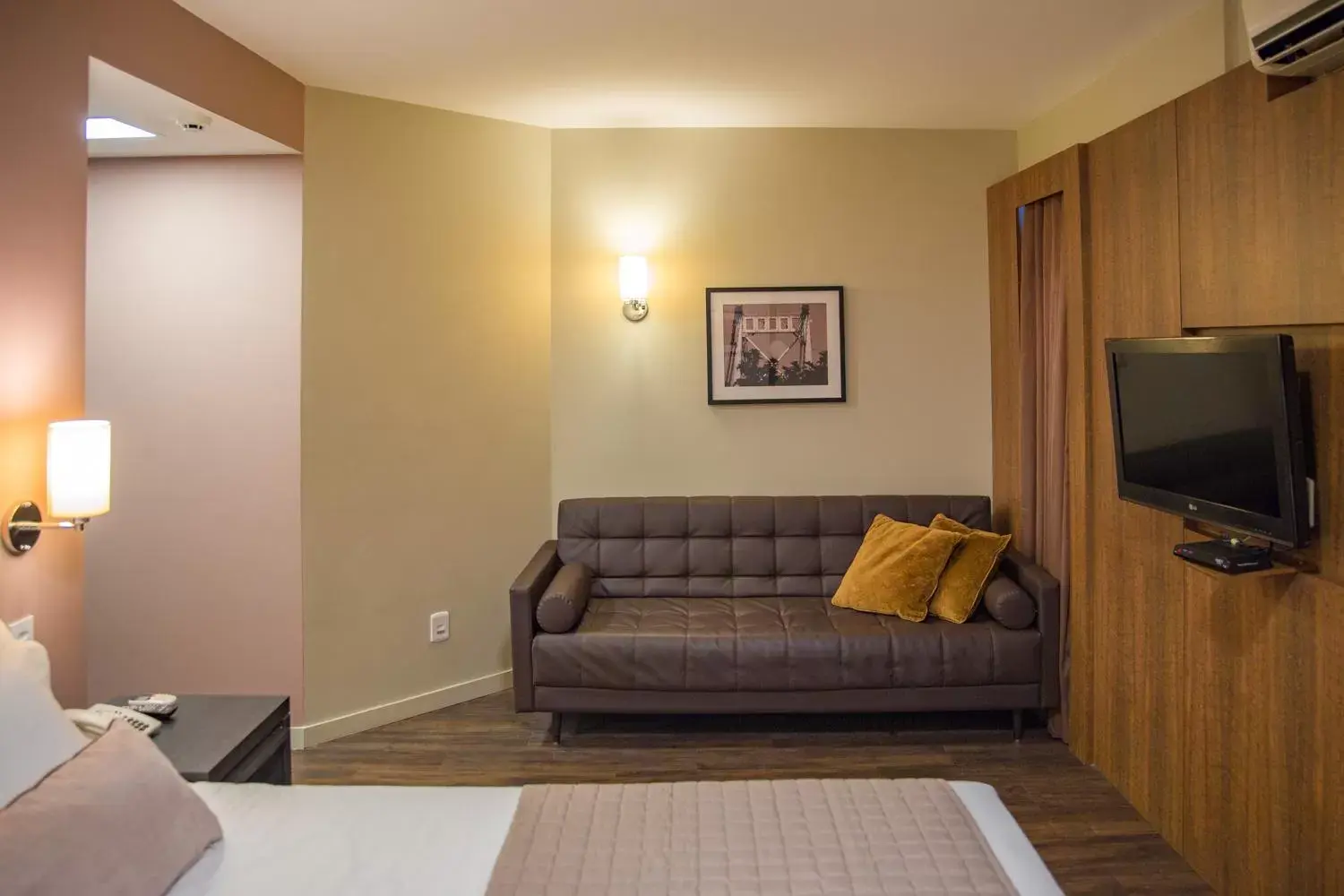 Photo of the whole room, Seating Area in Porto da Ilha Hotel