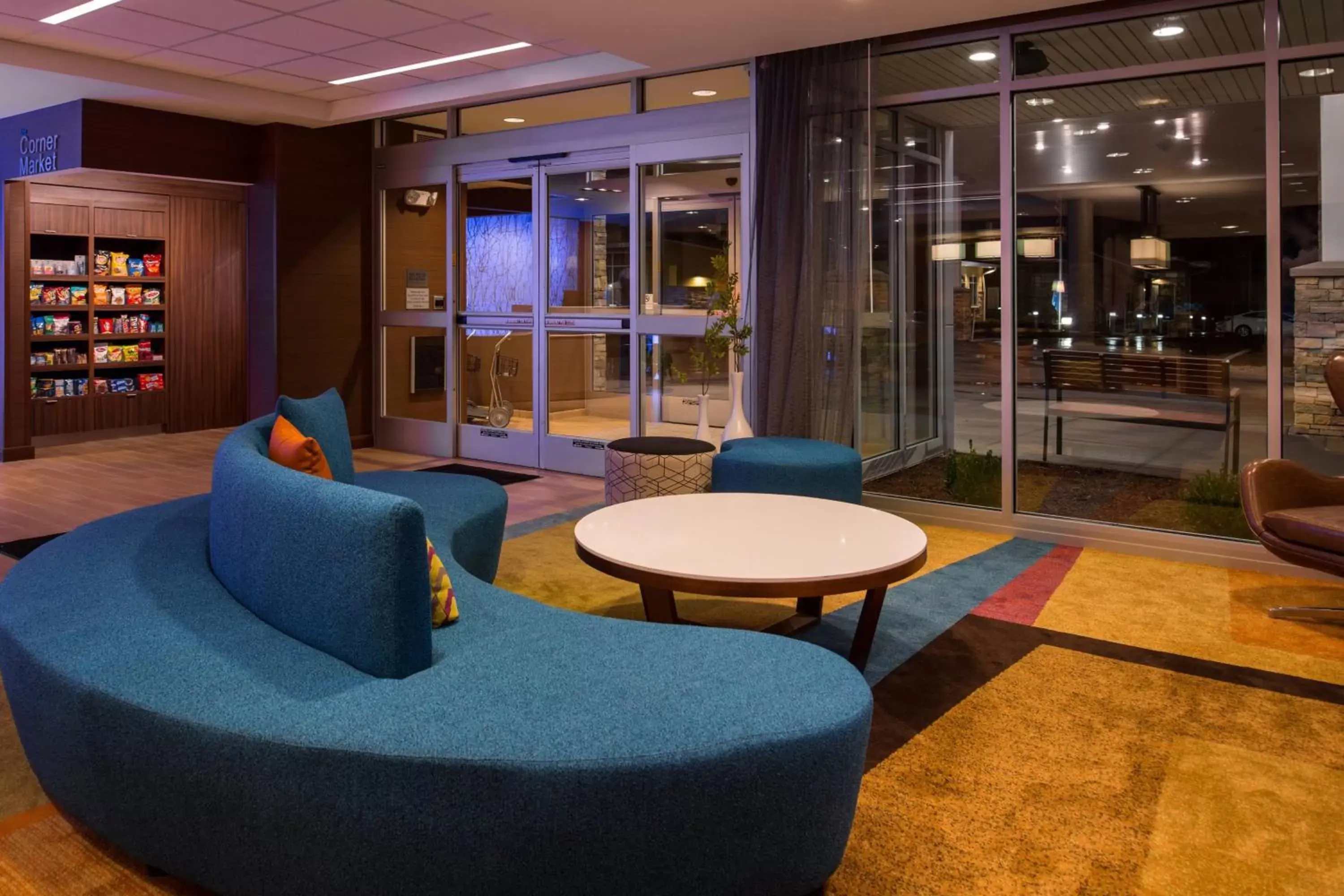 Lobby or reception, Lounge/Bar in Fairfield Inn & Suites by Marriott St. Louis Westport