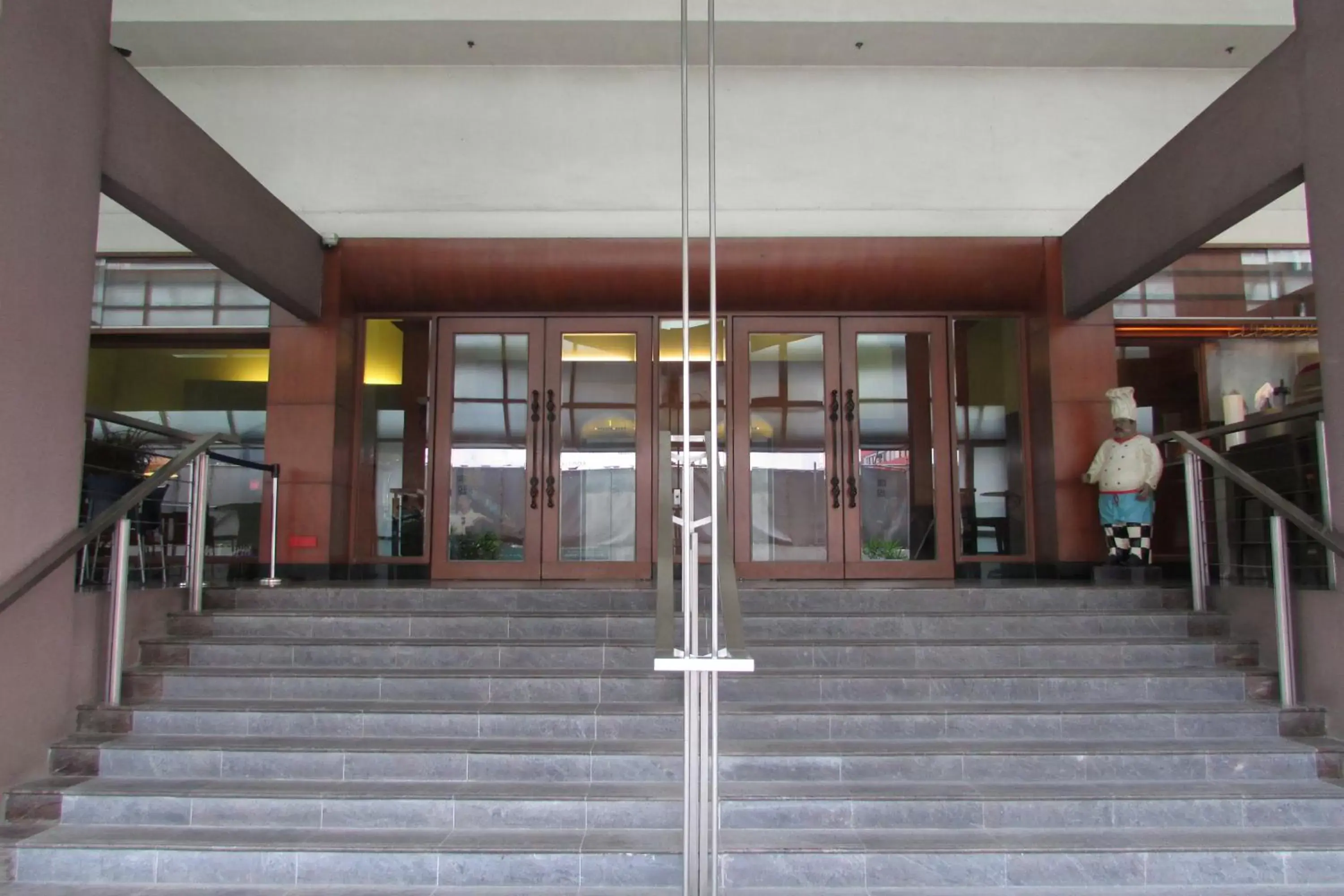 Facade/entrance in Strand Hotel