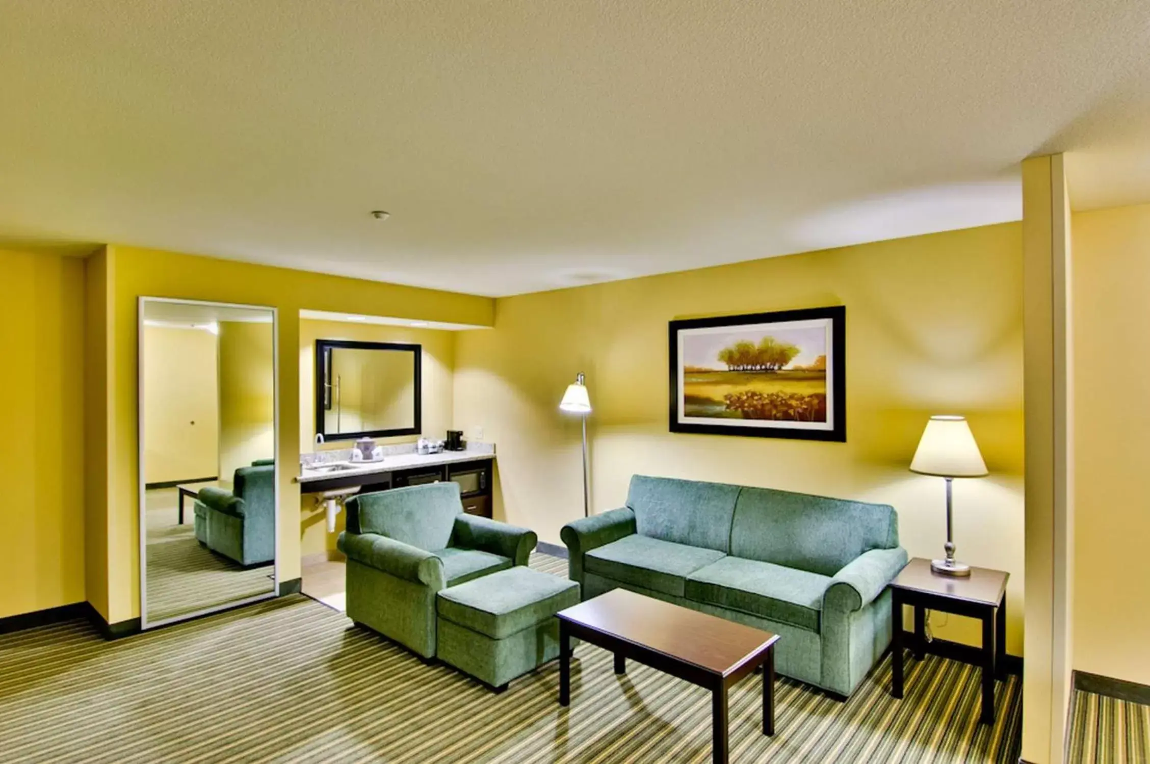 Living room, Seating Area in Hampton Inn & Suites Moreno Valley