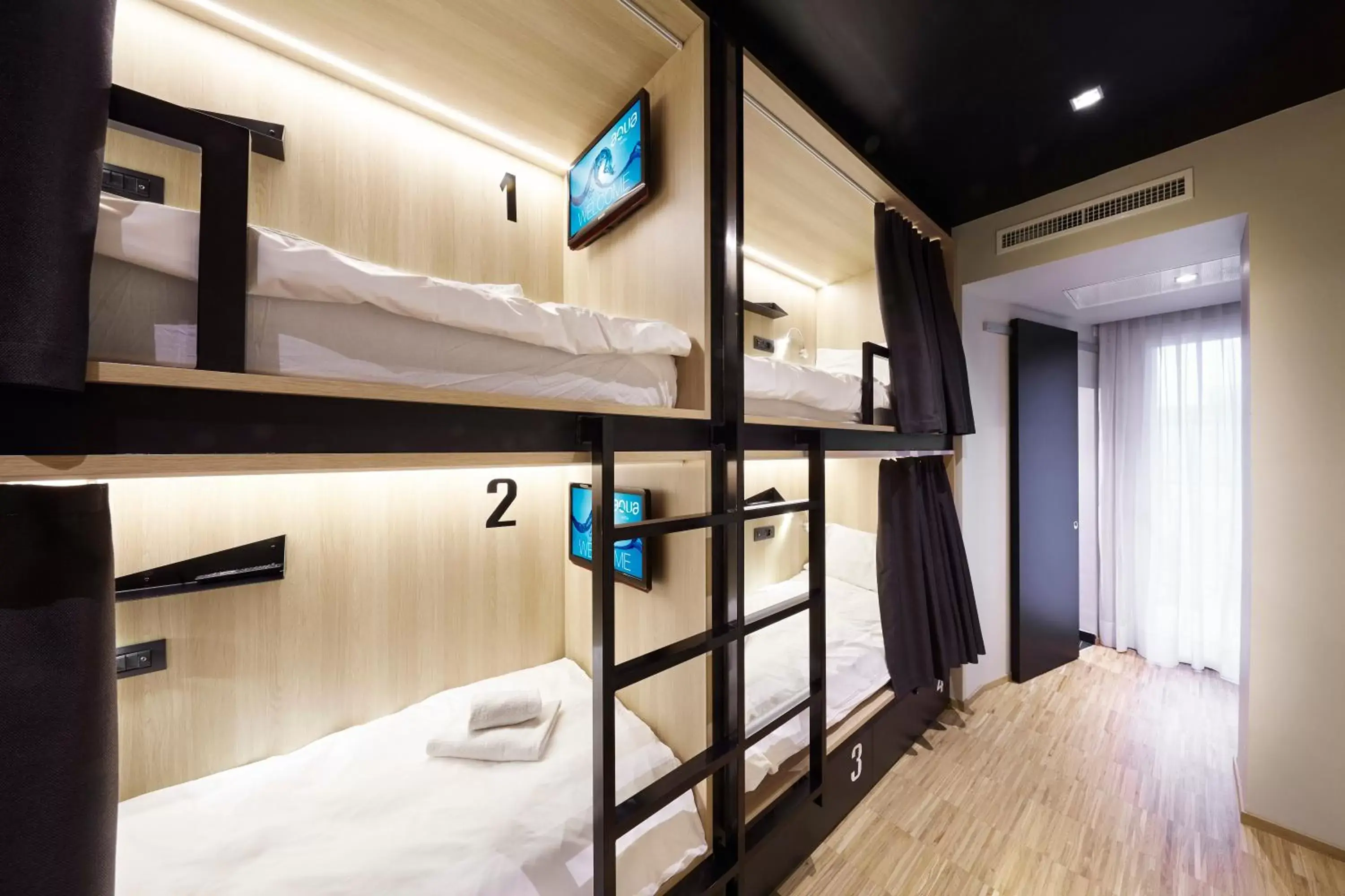 Photo of the whole room, Bunk Bed in Hotel Aqua