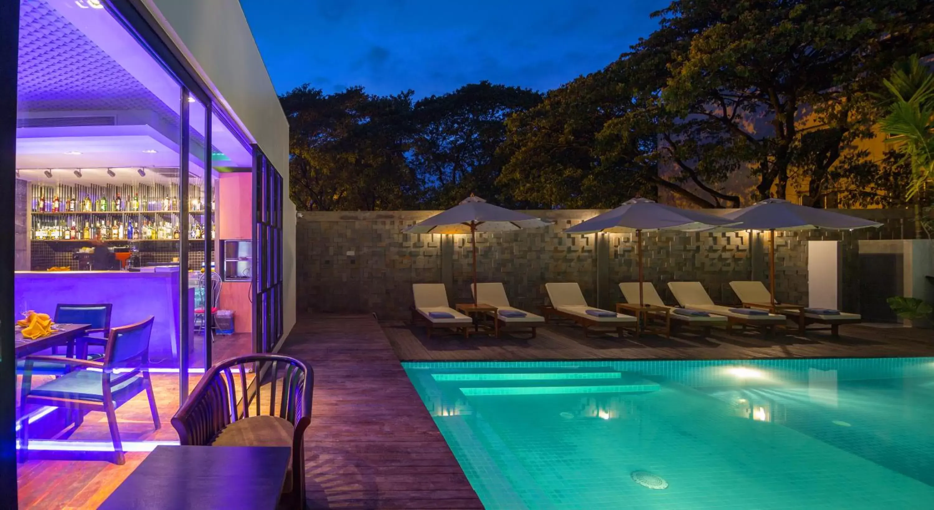 Swimming Pool in Apsara Residence Hotel