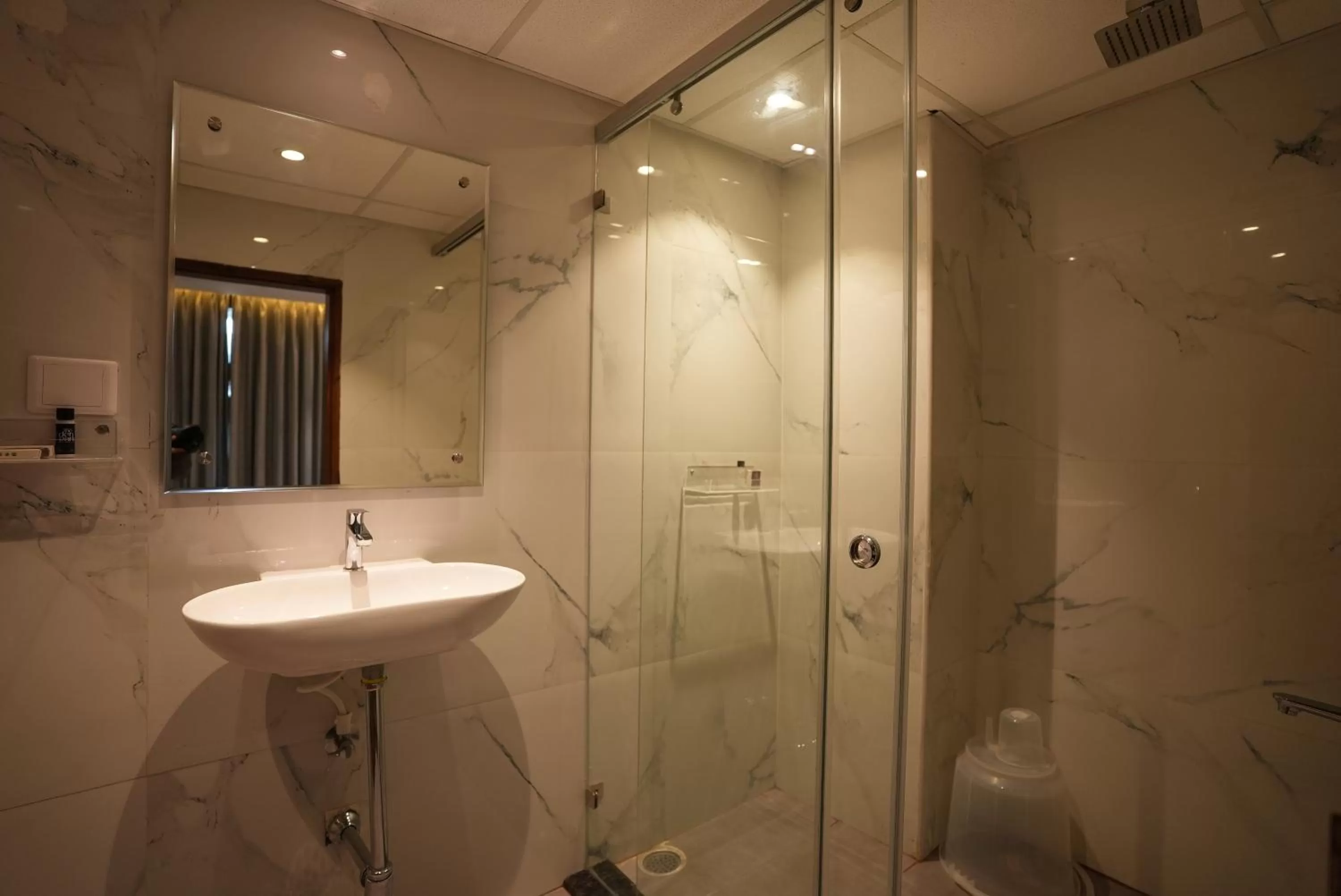 Shower in Eden Park Boutique Hotel