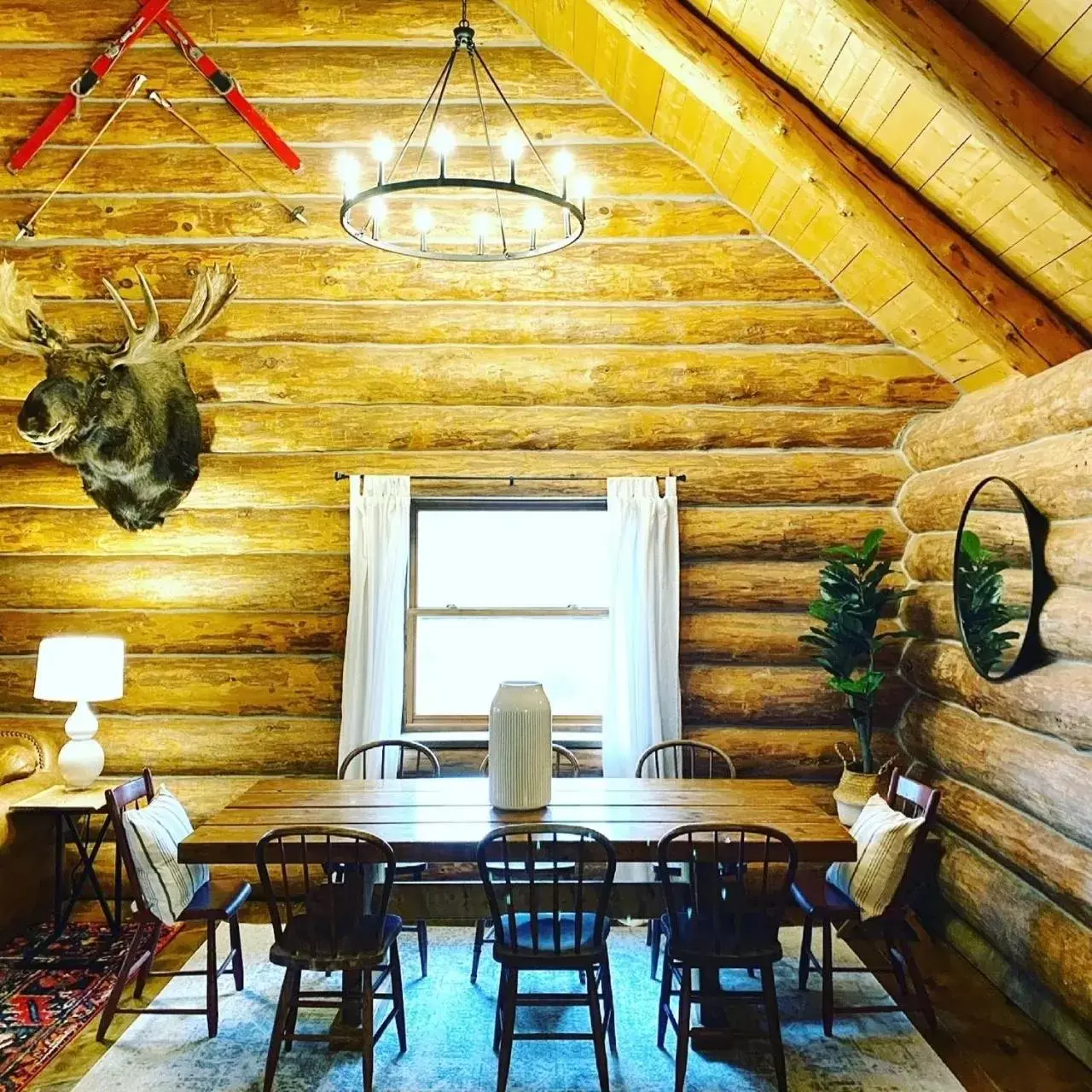 Dining area in Drummond Island Resort & Conference Center