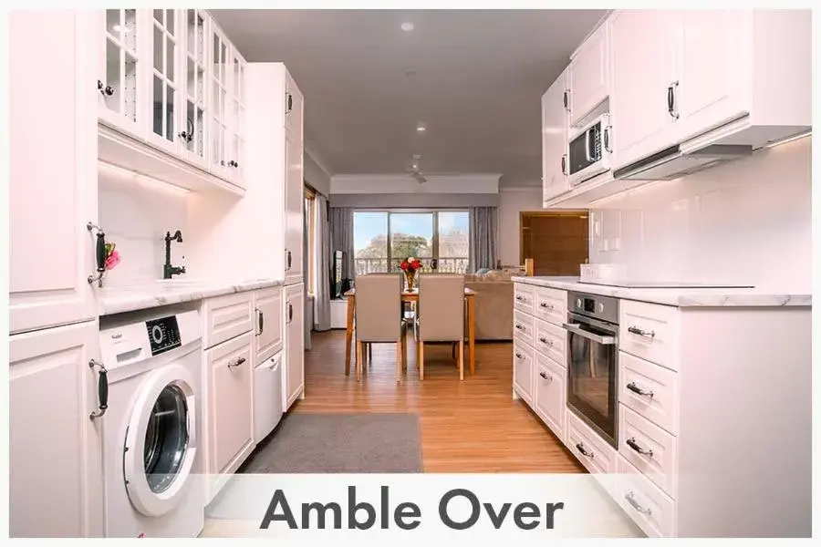 Kitchen or kitchenette, Kitchen/Kitchenette in Amble at Hahndorf